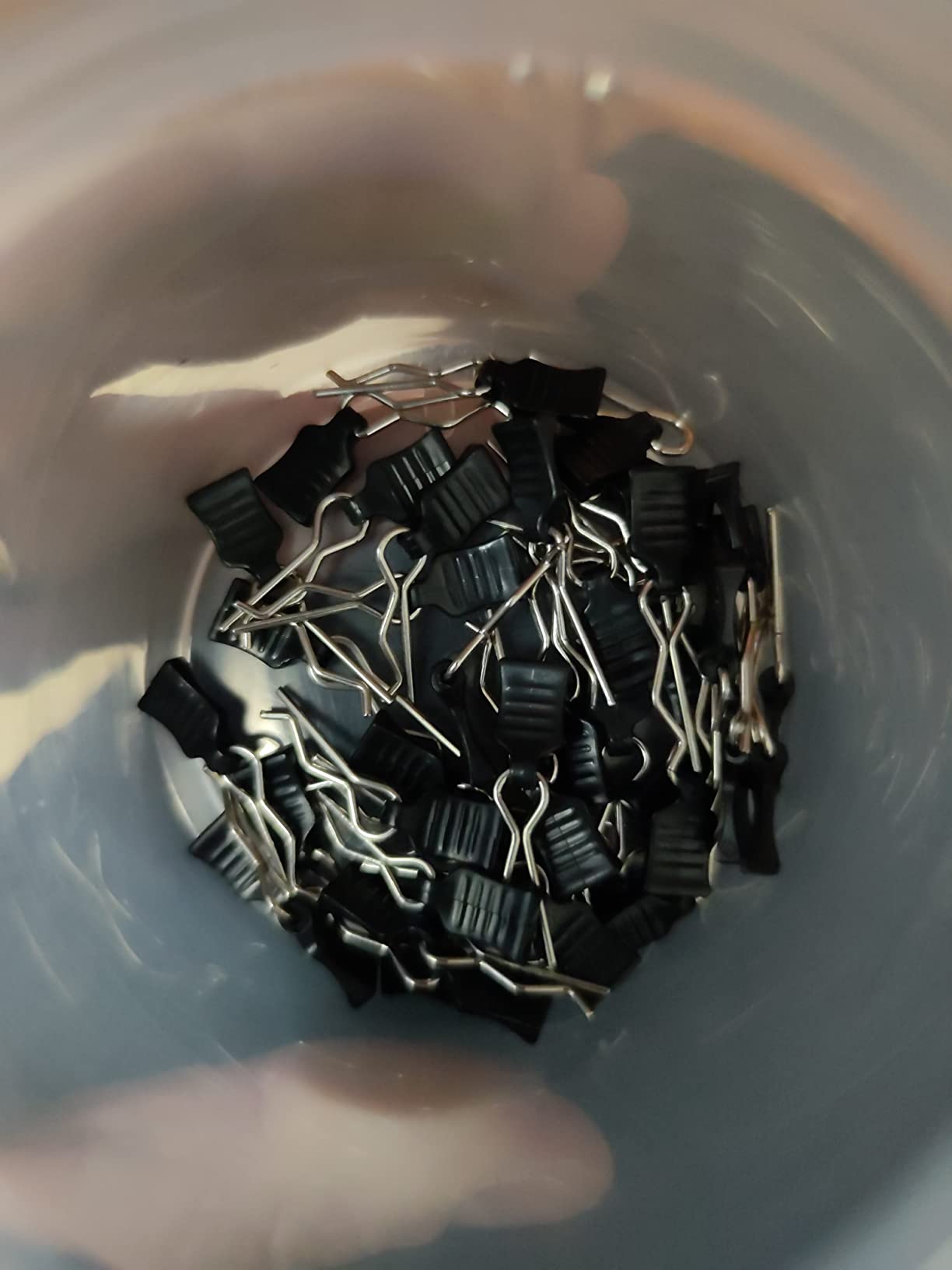 30 Pieces 1mm Universal RC Body Clips with Pull Tabs Car Clips RTR Clip Pins H165 Assembly Spare Parts for 1:14 1:16 1:18 Scale Redcat HPI Himoto HSP Exceed RC Car SCX24 TRX4M Parts Truck Buggy customer photo 1