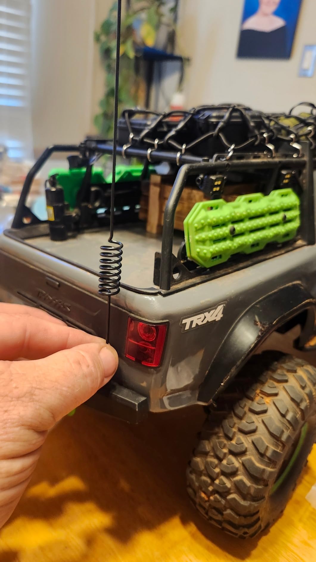 GLOBACT 10PCS RC Crawler Accessories Roof Simulation Decoration Luggage Net/Fishing Box/Oil Drum/Shovel/Antennas/Recovery Board for Traxxas Trx4 Trx6 Axial SCX10 Redcat GEN 7 8 Rc4wd (Black) customer photo 2