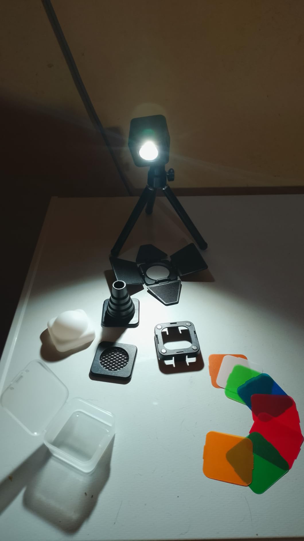 SmallRig RM01 Mini LED Video Light Waterproof Portable Lighting Kit with 8 Color Filters, Barndoor, Diffuser, Dimmable Fill Light 5600K CRI95, Lume Cube Camera Light for Macro Photography, Stop Motion customer photo 1