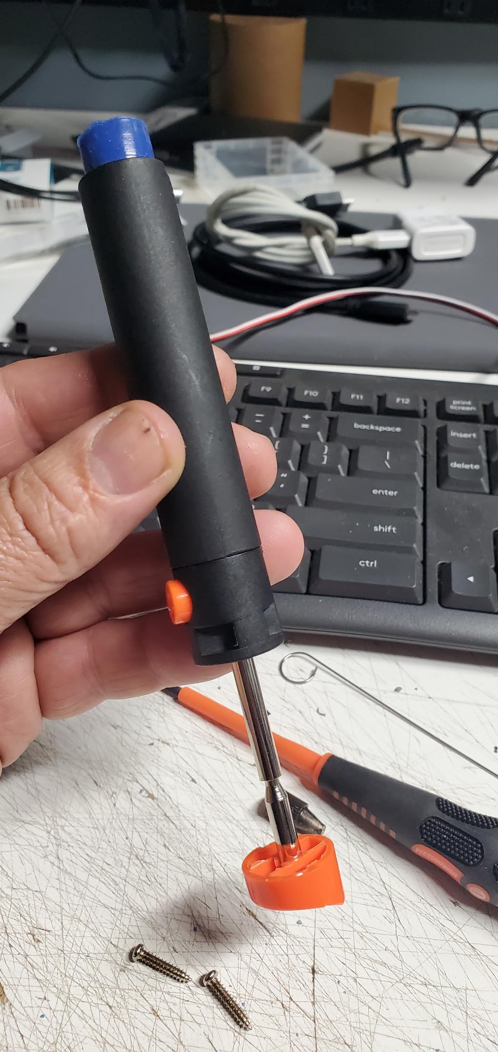 Preciva 929D-V Electric Desoldering Iron Solder Sucker, Portable Desoldering Gun,110V Desoldering Pumps with Desoldering Nozzles 1.0mm 1.2mm for Through-Hole Desoldering customer photo 2