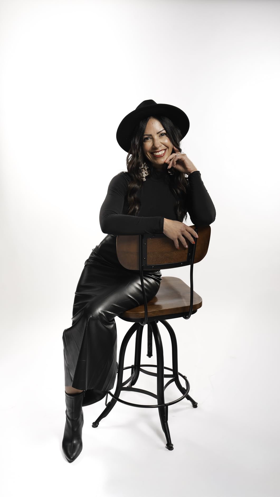 Kate Seamless Paper Backdrop for Photography Photo Backdrop Paper (53''x16.4' Arctic White) customer photo 1