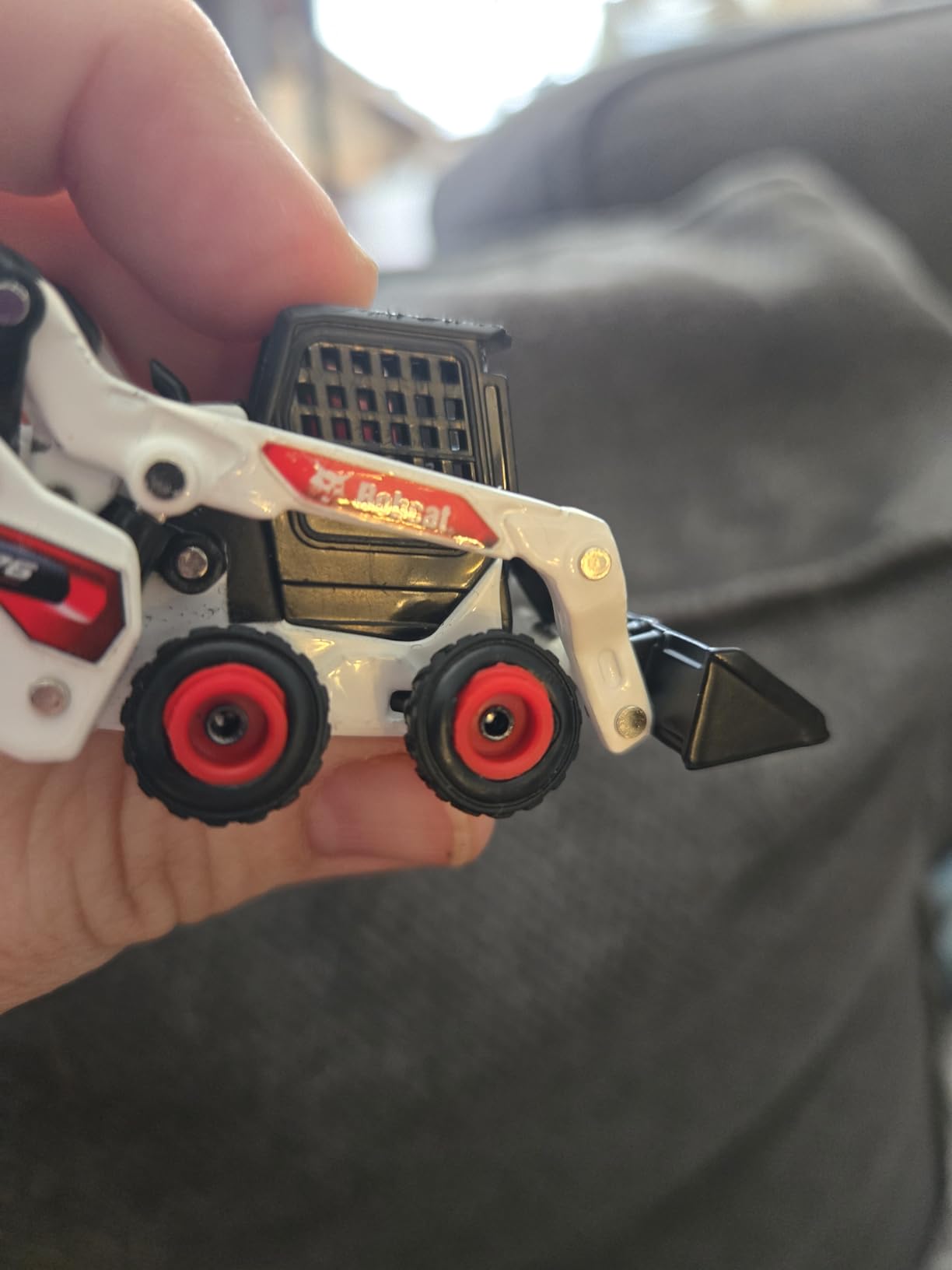 ERTL 1/64 Bobcat S76 Skid Steer 16424 customer photo 1