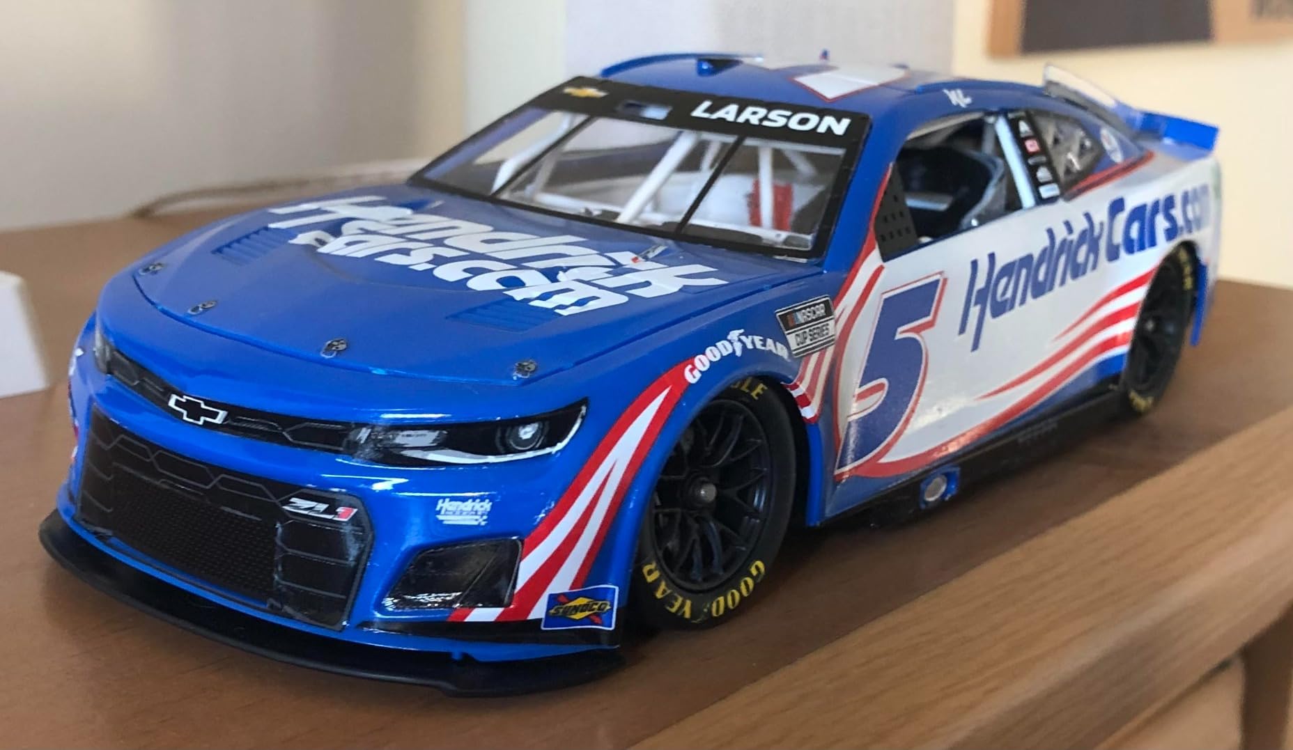 Salvinos Jr Models HMC2022KLP 1/24 Scale 2022 Camaro ZL1 #5 Kyle Larson Plastic Model Kit - Assembly Required customer photo 2
