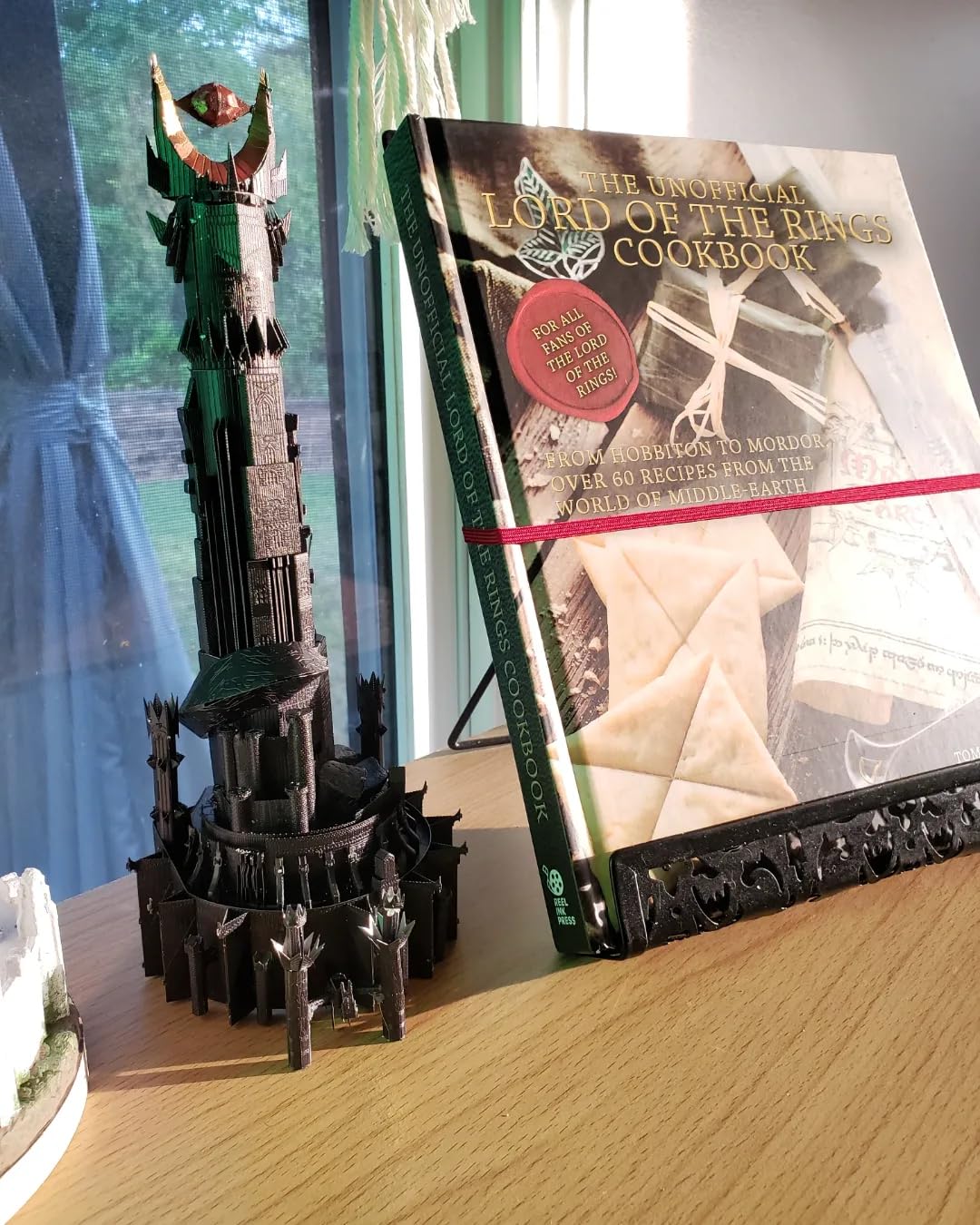 Fascinations Premium Series Lord of The Rings Barad Dur 3D Metal Model Kit customer photo 2