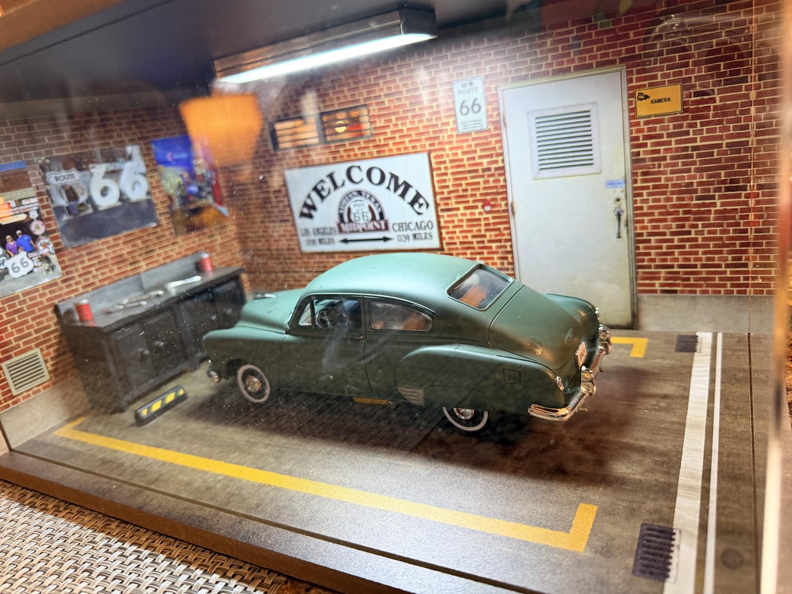1/18 Scale Model Car Display Case - 1:18 Car Garage Display Case with Clear Acrylic Cover and LED Lighting for Die-Cast Cars, 1 Parking Route 66-Right customer photo 1