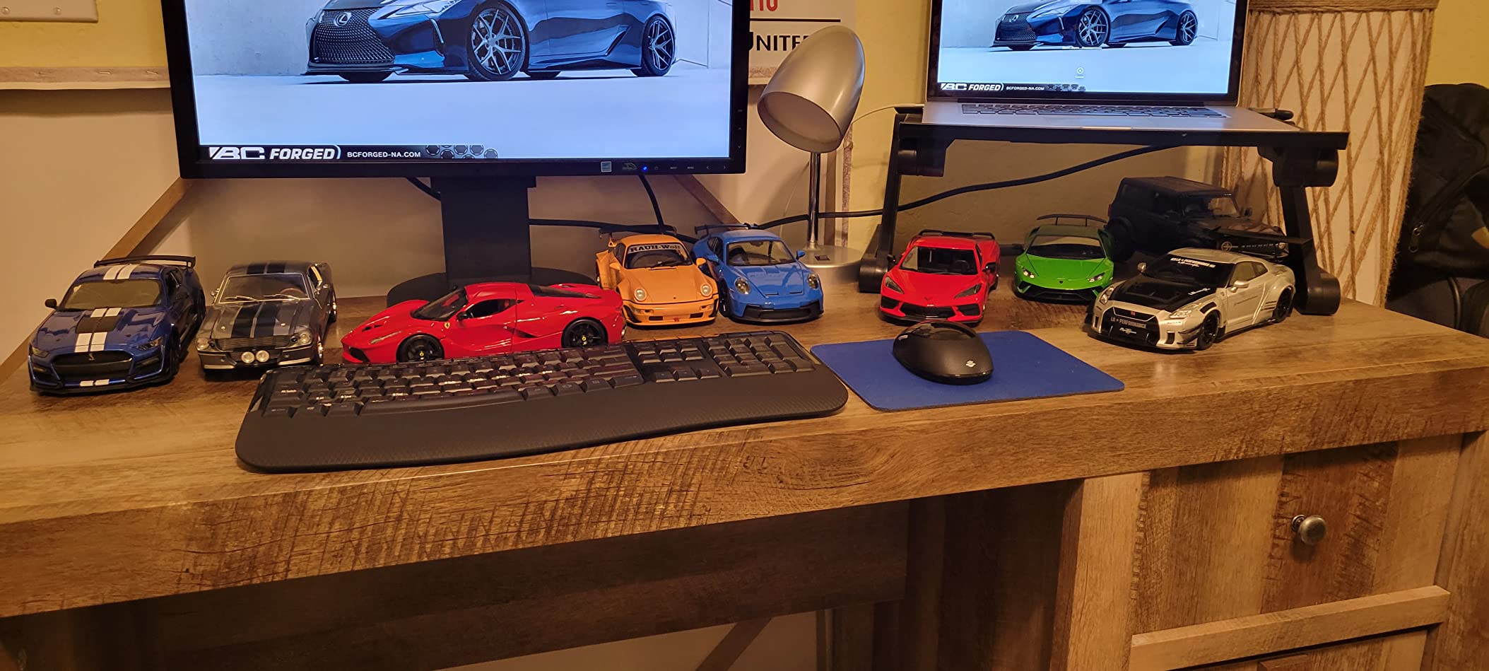 Maisto 1:18 Special Edition 2022 Porsche 911 GT3, Blue customer photo 1