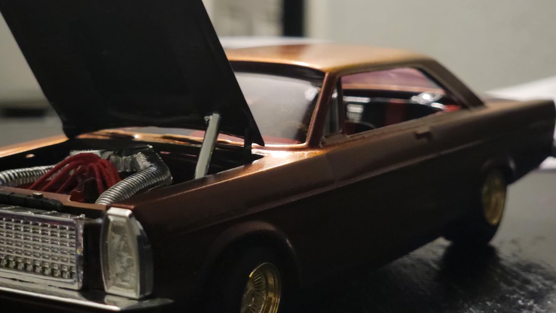 AMT Ford LN 8000 Race Car Hauler 1:25 Scale Model Kit customer photo 2