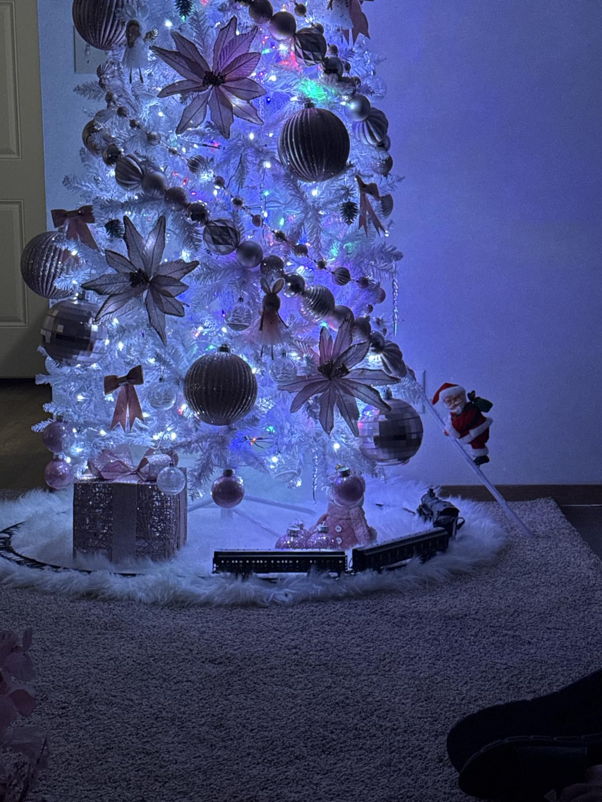 Electric Train Sets for Boys Girls Metal Alloy Christmas Trains Toys Steam Locomotive, Passenger Carriages, Tracks, Light & Sounds Rechargeable Birthday Gifts for Kids 3 4 5 6 7 8 + Years Old Red customer photo 1