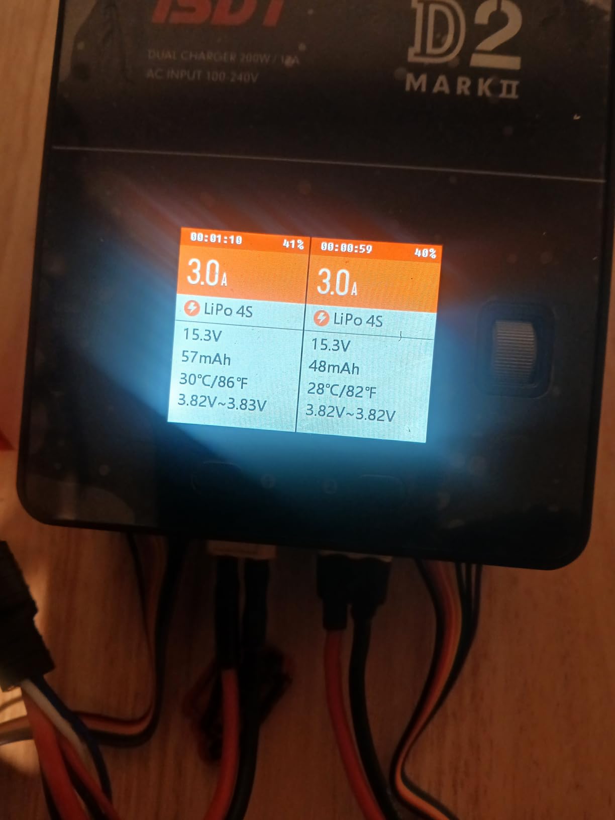 ISDT lipo Battery Charger D2 MK2 with AC 2x200W Dual Output Mode, Hobby Smart Lipo Charger Discharger for 1-6S Li-ion Life NiCd NiMH LiHV PB Smart Battery customer photo 1