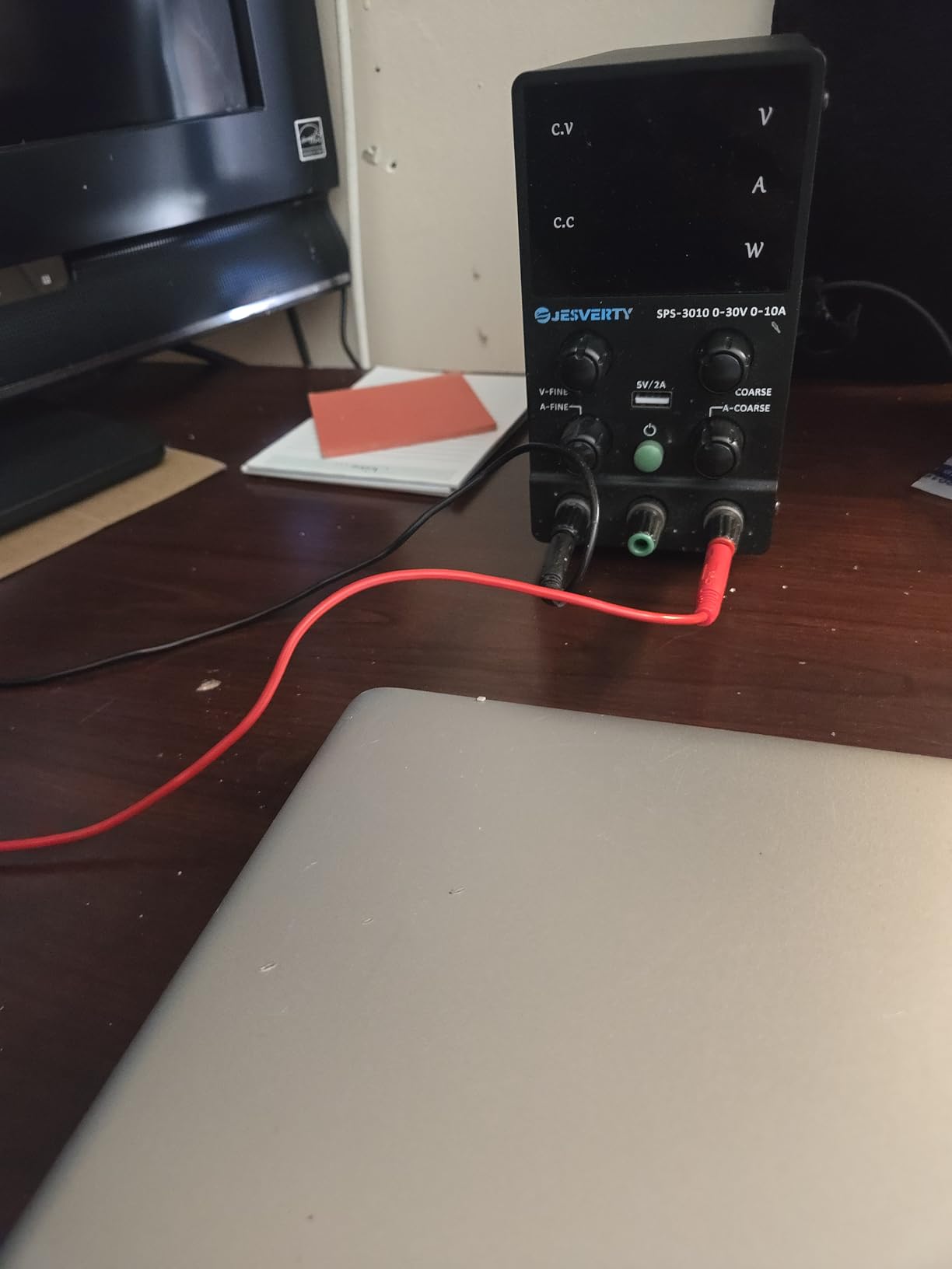 DC Power Supply Variable, 0-30V 0-10A Adjustable Switching DC Regulated Bench Power Supply with High Precision 4-Digit LED Display, 5V/2A USB Port, Coarse and Fine Adjustment SPS-3010 customer photo 1