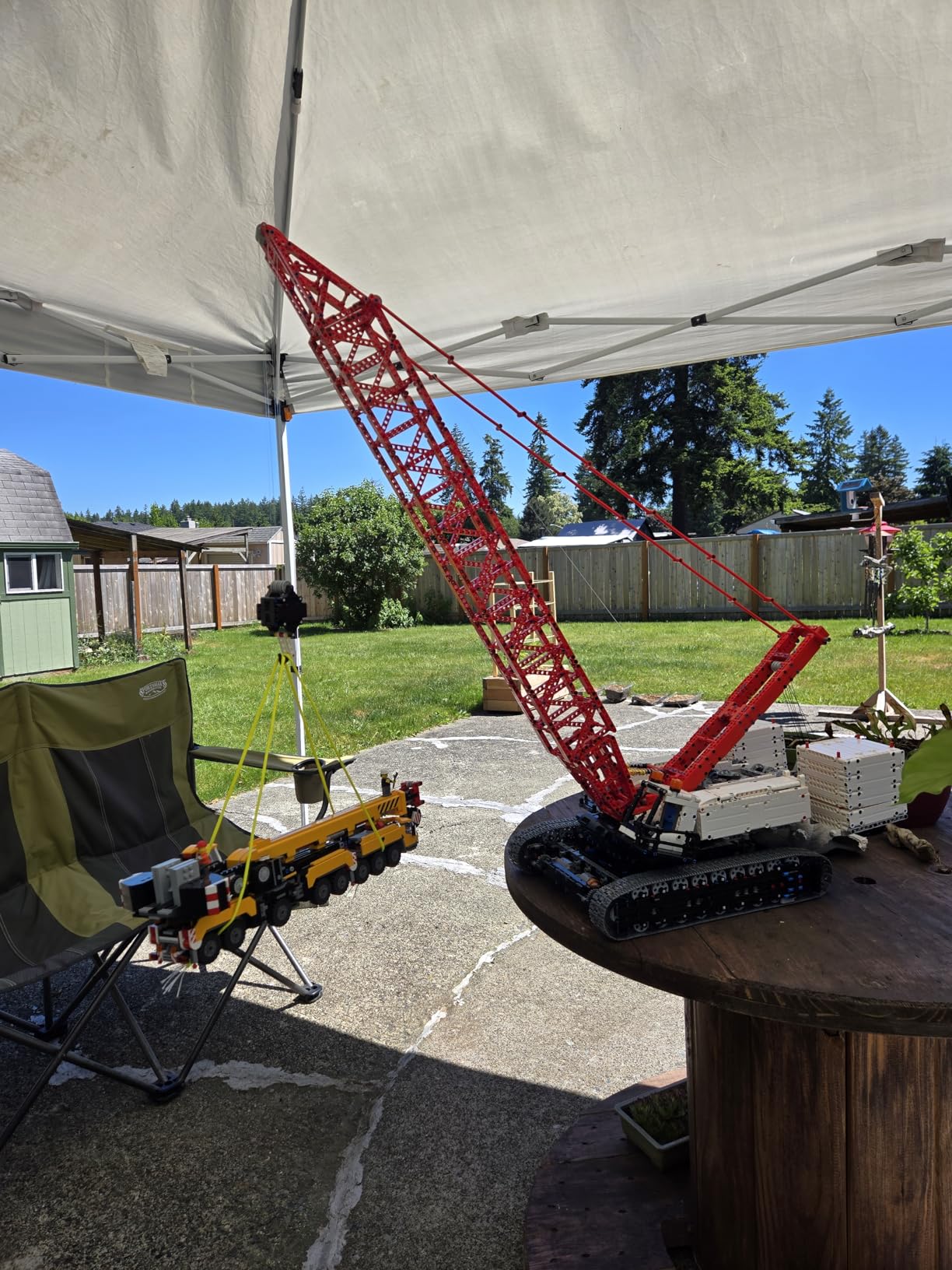 Mould King Crawler Crane LR13000 Building Block Kits, Technical Construction Vehicles Cranes Model with Motor/APP Remote Control, Gift for Age 14+/Adult Collections Enthusiasts (4318+ Pieces) customer photo 1