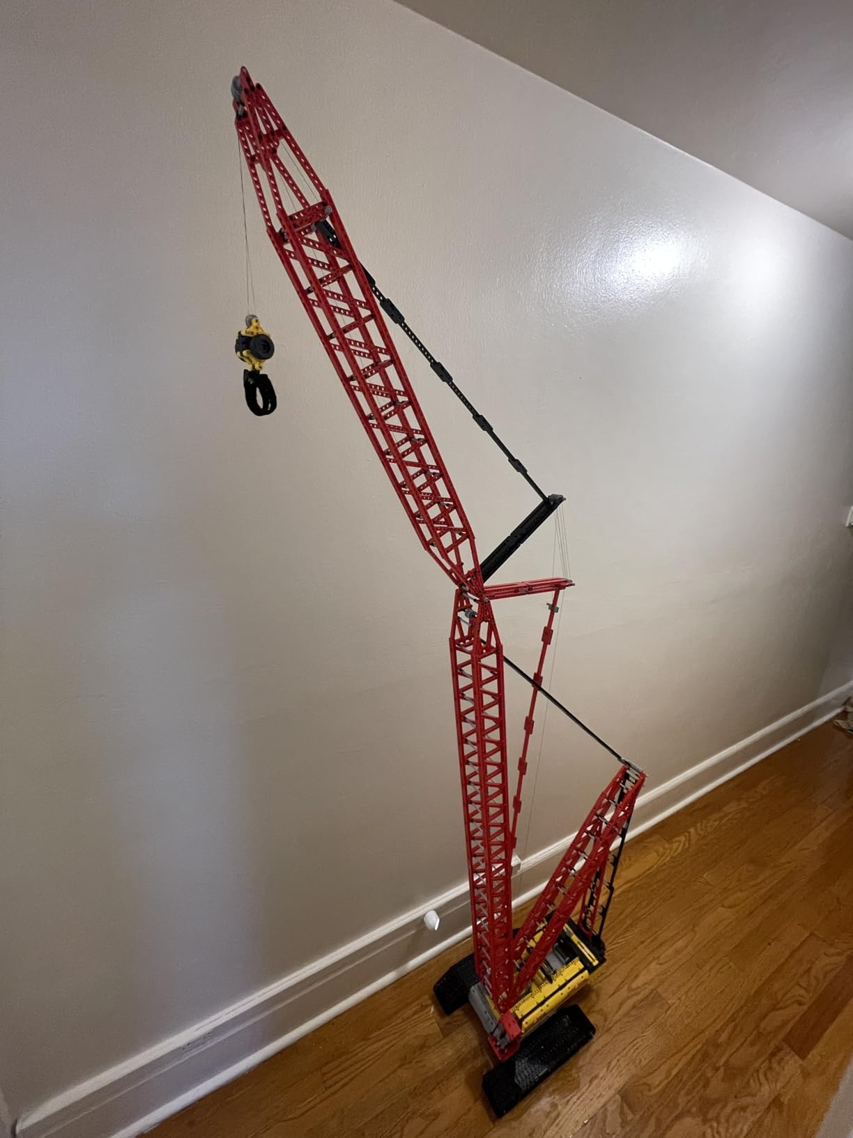 Mould King Crawler Crane LR13000 Building Block Kits, Technical Construction Vehicles Cranes Model with Motor/APP Remote Control, Gift for Age 14+/Adult Collections Enthusiasts (4318+ Pieces) customer photo 2