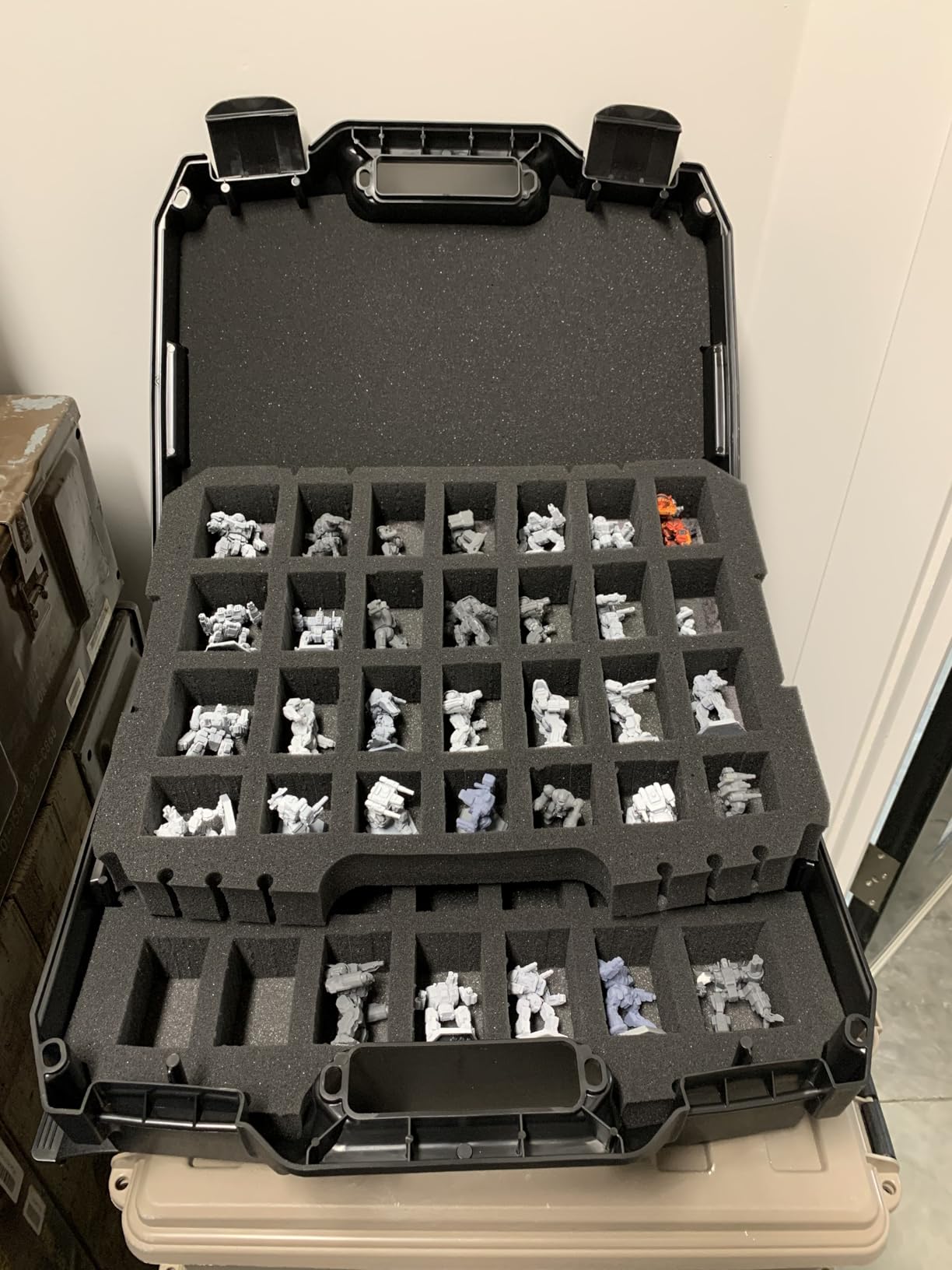 CASEMATIX Miniature Storage Case with Hard Shell & Customizable Foam - Travel Case Compatible with Warhammer 40K, DND, RPG Miniatures, Large Units, Vehicles & Tabletop Figures customer photo 2