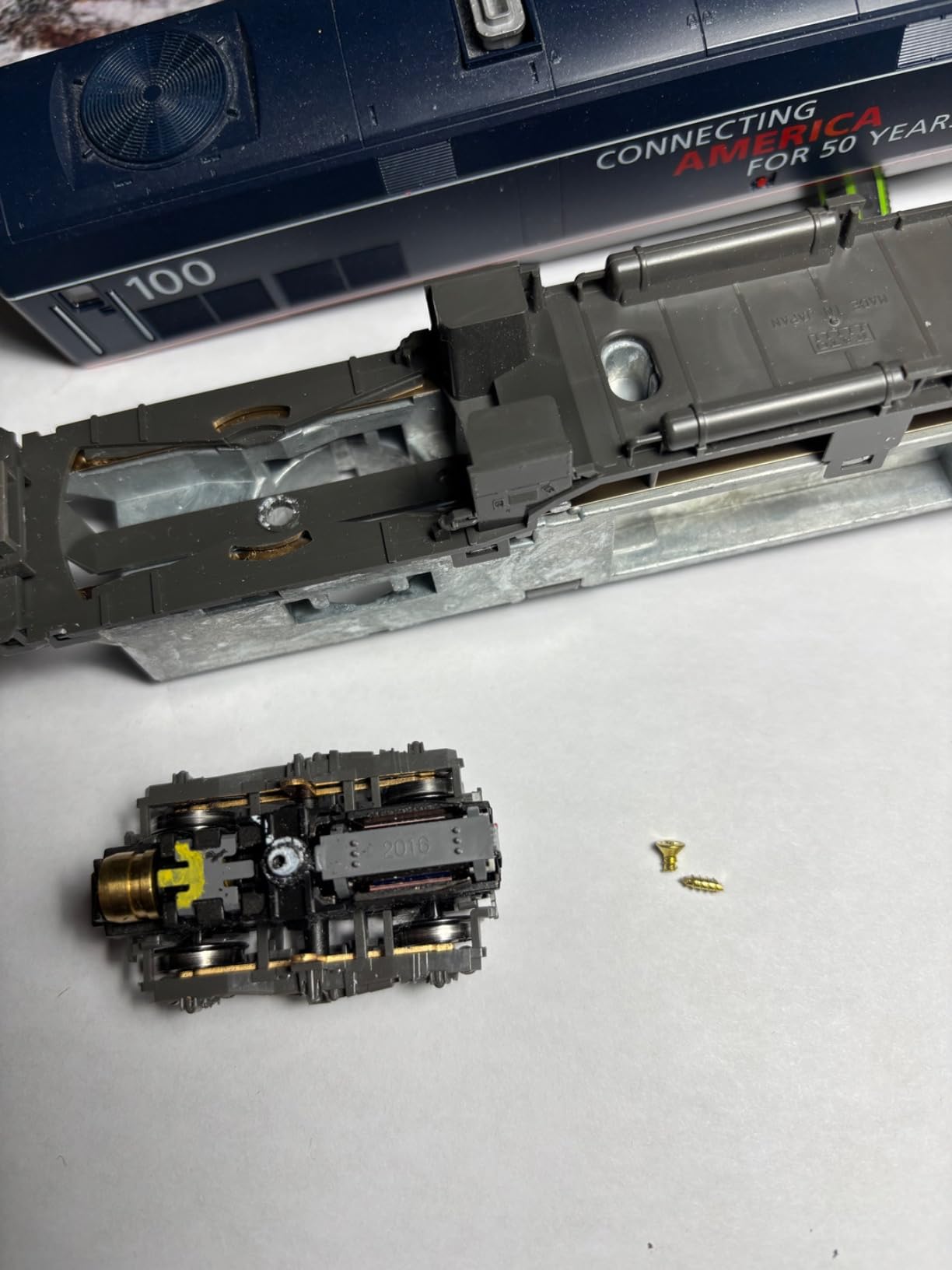 Kato USA Model Train Products HO GE P42 Amtrak Midnight Blue #100 w/ 50th Anniversary Logo (37-6113) customer photo 2