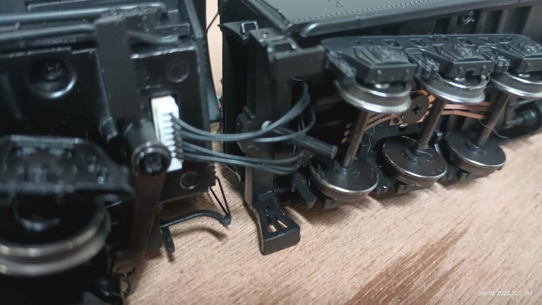 Bachmann Trains - 4-6-4 Hudson - TCS DCC WOWSOUND Equipped Locomotive - New York Central #5432 (Gothic Lettering) - HO Scale customer photo 1