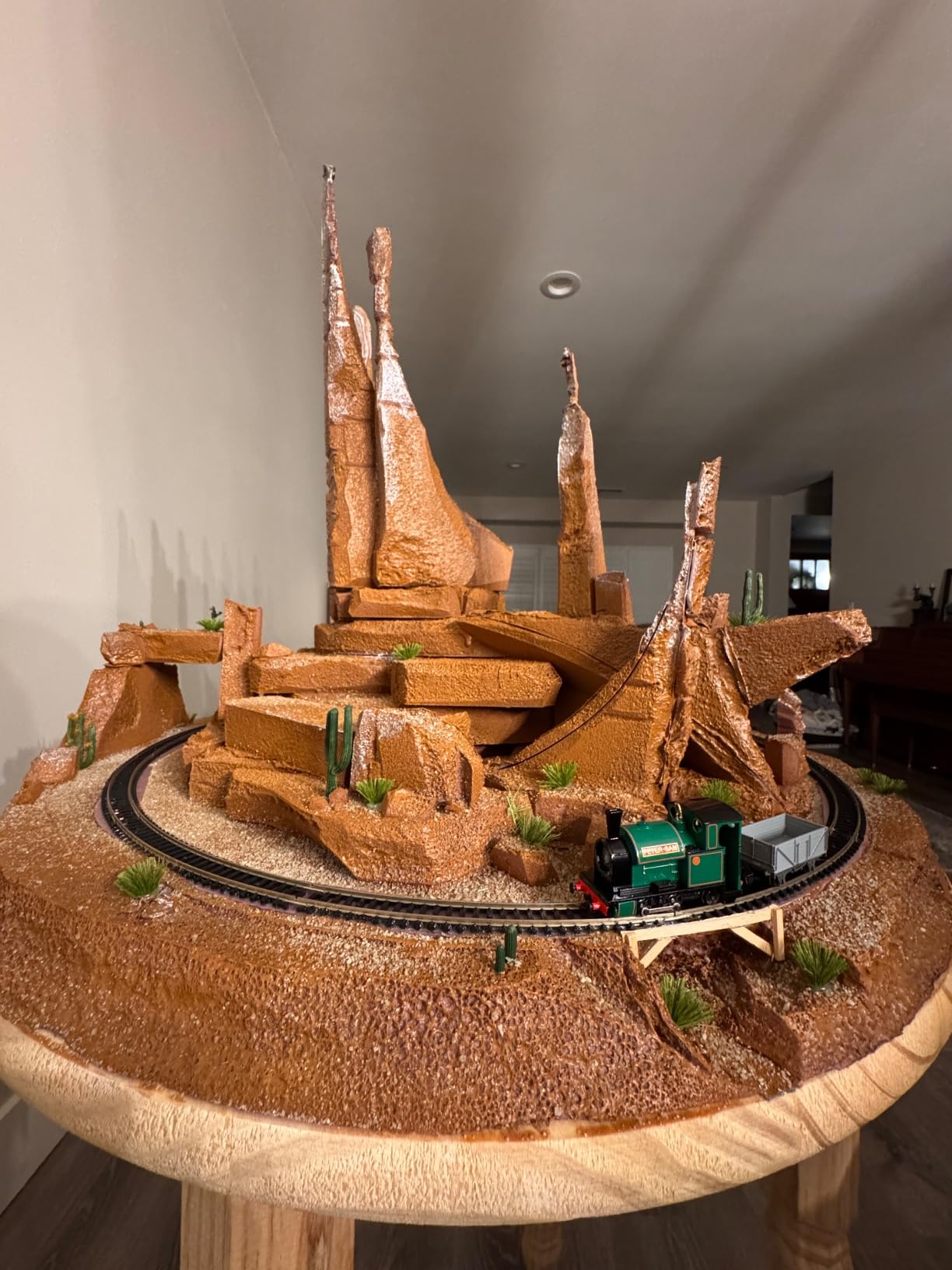 Bachmann Trains - Thomas & Friends Narrow Gauge Peter SAM - Runs On N Scale Track customer photo 1