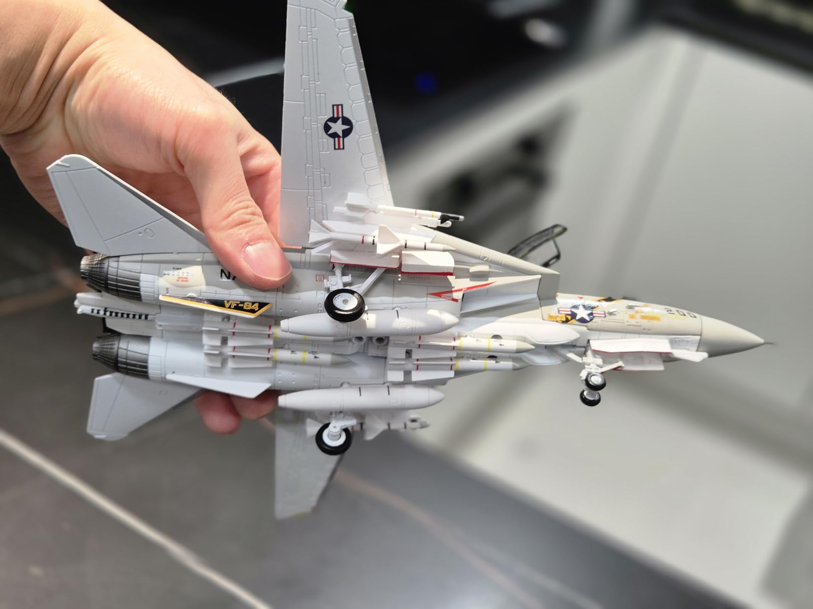 F-14 Tomcat VF-84 Jolly Rogers 1/72 Scale Die-Cast Metal Pre-Built Fighter Jet Model with Detachable Missiles and Adjustable Tail Fins customer photo 2