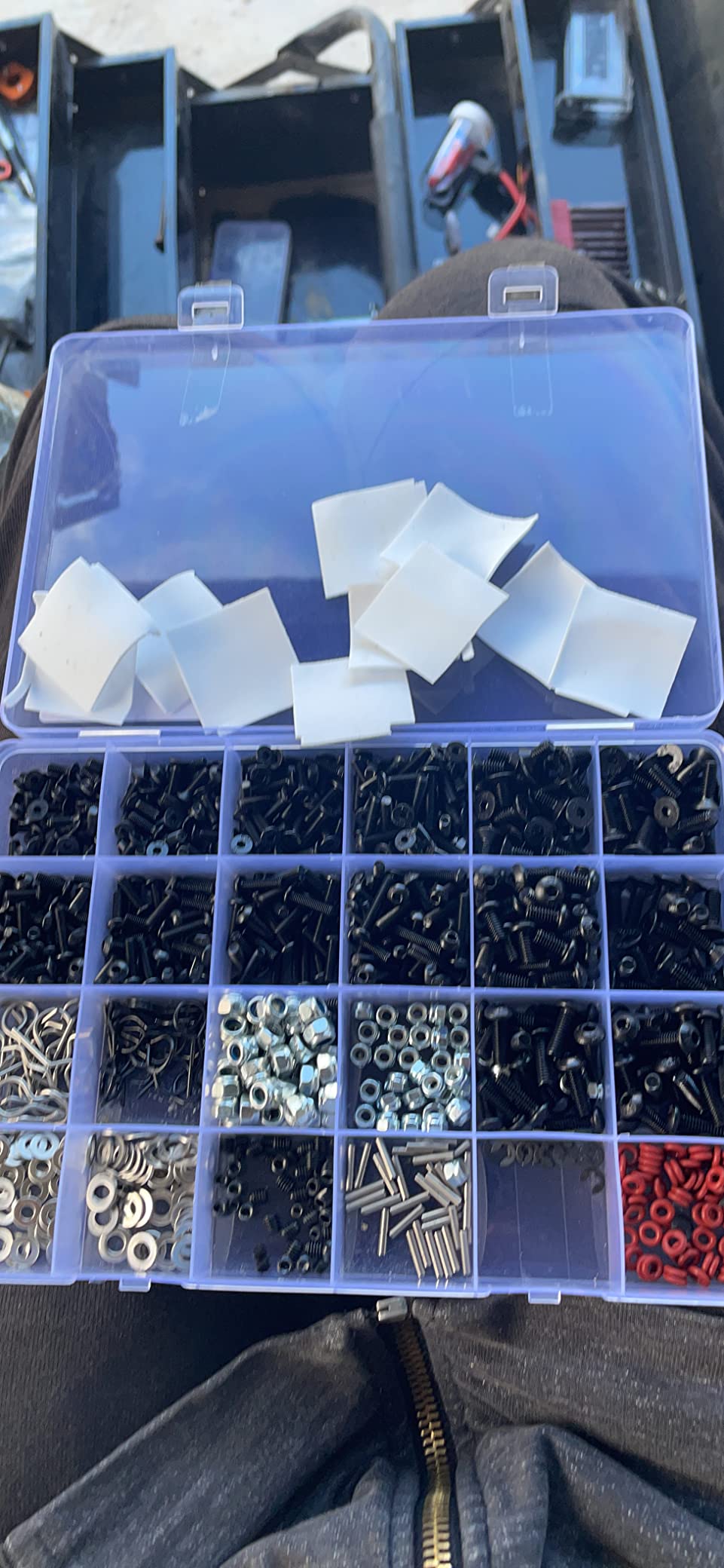 1000pcs Universal RC Screw Kit Screws Assortment,Set Hardware Fasteners for Traxxas Axial Redcat HPI Arrma SCX10 Losi 1/8 1/10 1/12 1/16 Scale RC Cars Trucks Crawler, RC Screw Kit (1000Piece Screws) customer photo 1