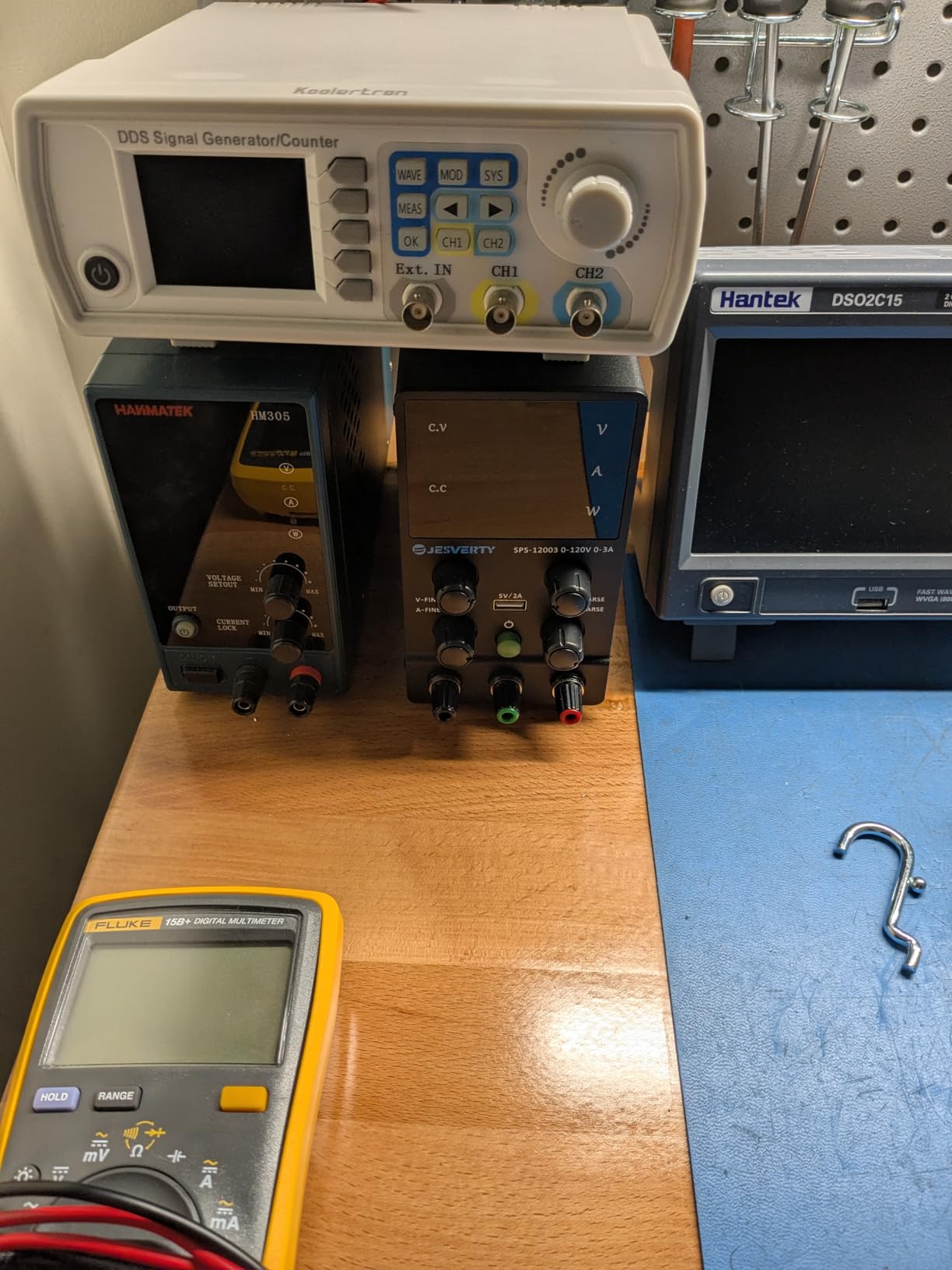 DC Power Supply Variable, 0-120V 0-3A Adjustable Switching DC Regulated Bench Power Supply with High Precision 4-Digit LED Display, 5V/2A USB Port, Coarse and Fine Adjustment SPS-12003 customer photo 1