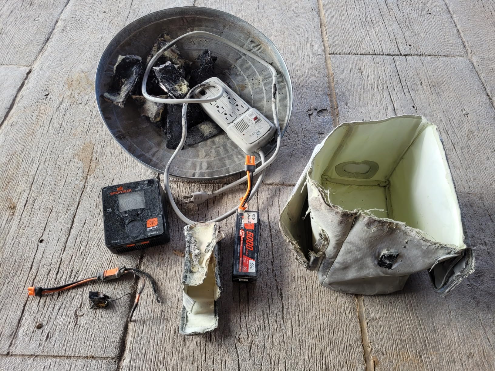 Tamfile Fireproof Lipo Battery Bag with 4200°F Heat Insulated, Ebike Lipo Bag with Pockets and Shoulder Strap,Explosionproof Lipo Safe Bag for Lipo Battery Storage,Transport and Charging customer photo 2