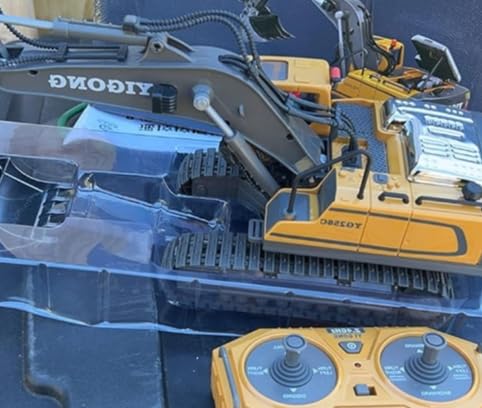 Remote Control Bulldozer RC 1/16 Full Functional Construction Vehicle, 9 Channel Dozer Front Loader Toy with Light and Sound for Kids Age 3,4,5,6 6, 7, 8, 9, 10 and Up Years Old customer photo 2