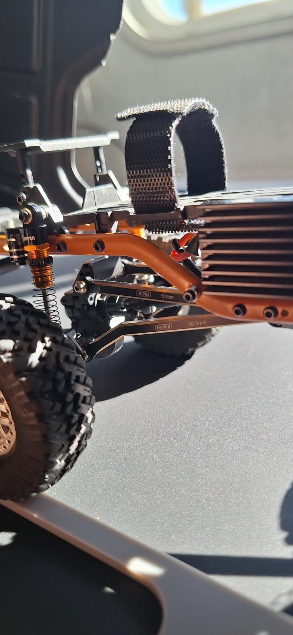 INJORA Brass High Clearance Front 4 Links Set 37g Heavy Brass Links for SCX24 C10 JLU Bronco Base Camp 4Runner Axial 1/24 RC Crawler Car(Brass) customer photo 1