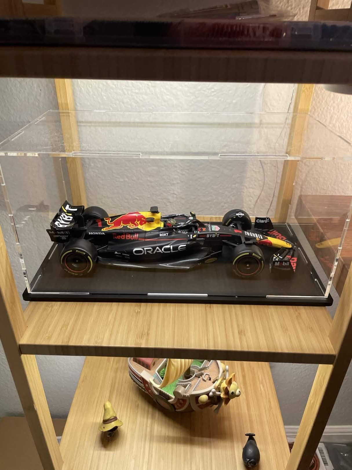 Acrylic Display Case with Lid, Rectangle Clean Acrylic Box with Matte Black Stand for 1:18 Diecast Model Cars (13x6.7x6.3 inch) customer photo 1