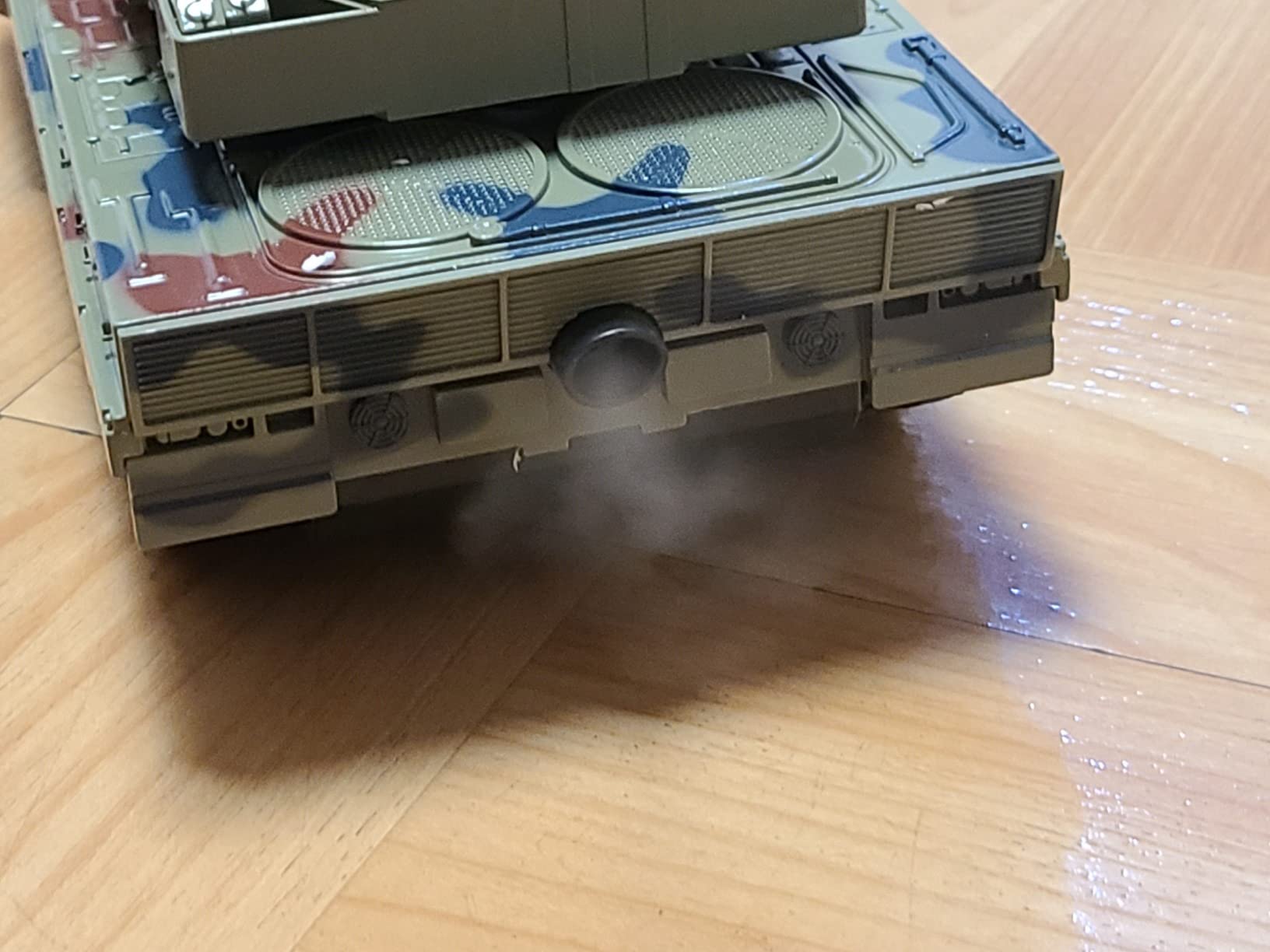 KAIM 1/24 RC Tank, Remote Control Tank for Boys with Smoke, Lights & Sounds, 2.4GHz Ger Leopard II Army Model, Military Toys Gift for Kids Ages 6+ customer photo 1