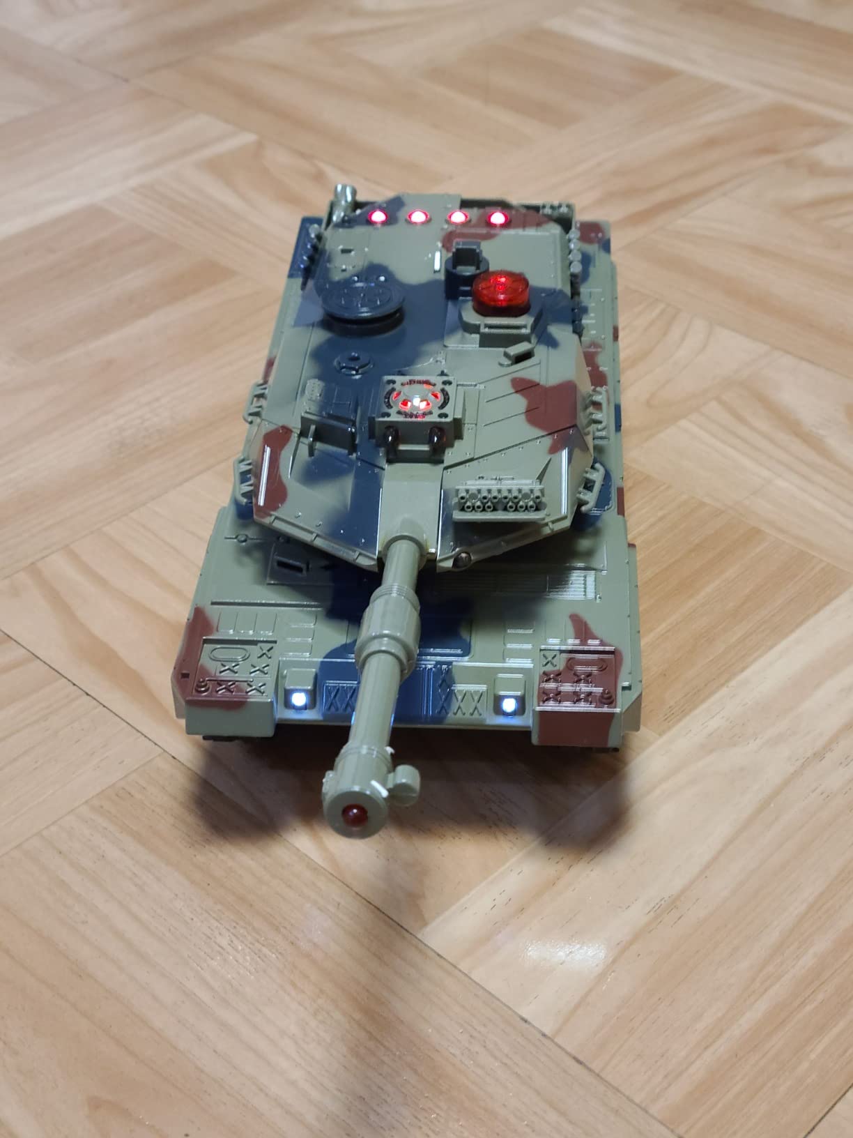 KAIM 1/24 RC Tank, Remote Control Tank for Boys with Smoke, Lights & Sounds, 2.4GHz Ger Leopard II Army Model, Military Toys Gift for Kids Ages 6+ customer photo 2