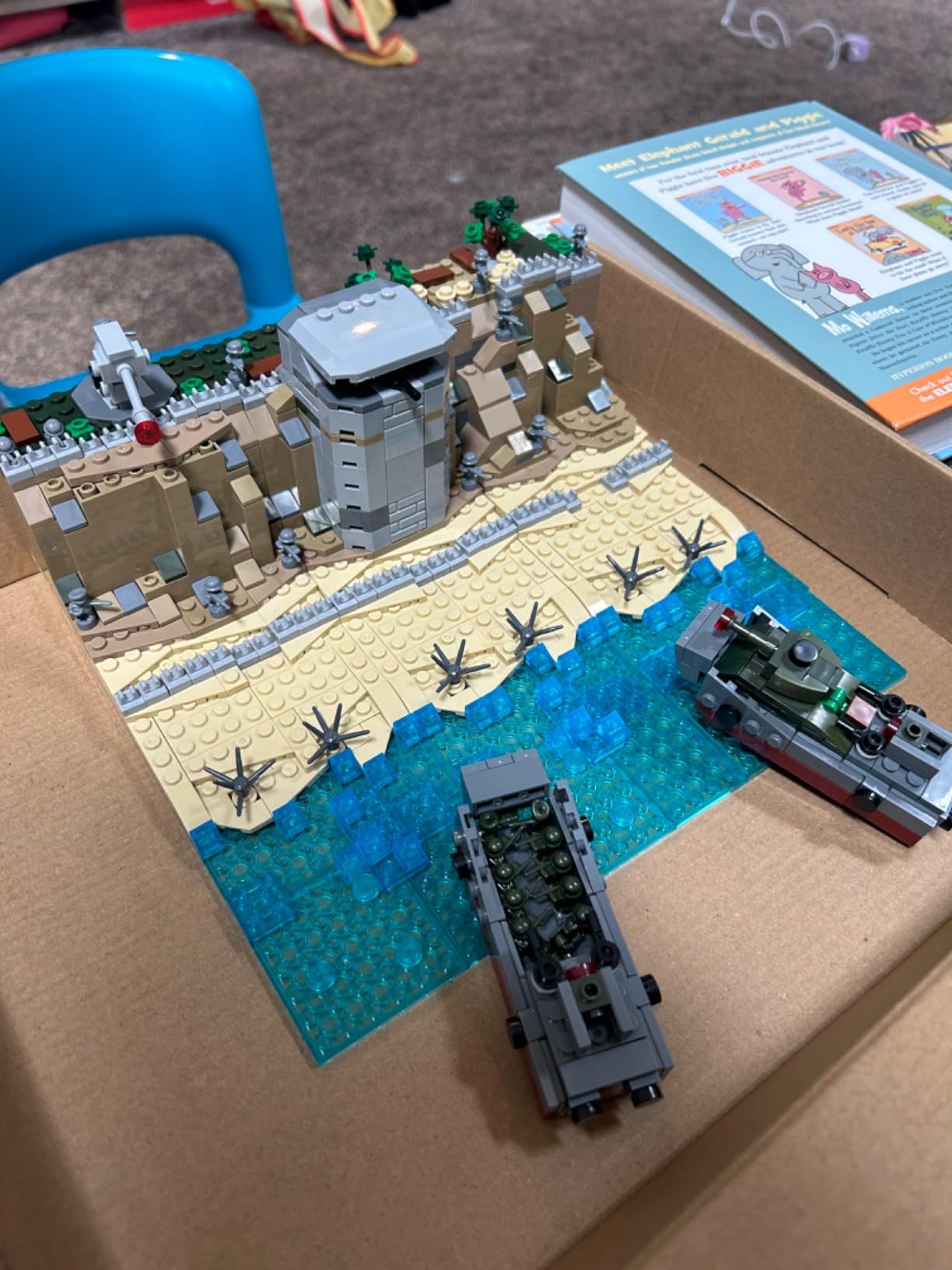 POCO DIVO Omaha Beach D-Day Normandy Landings WWII Collection Standard Block Toy Building Brick Set, 723 pcs customer photo 1