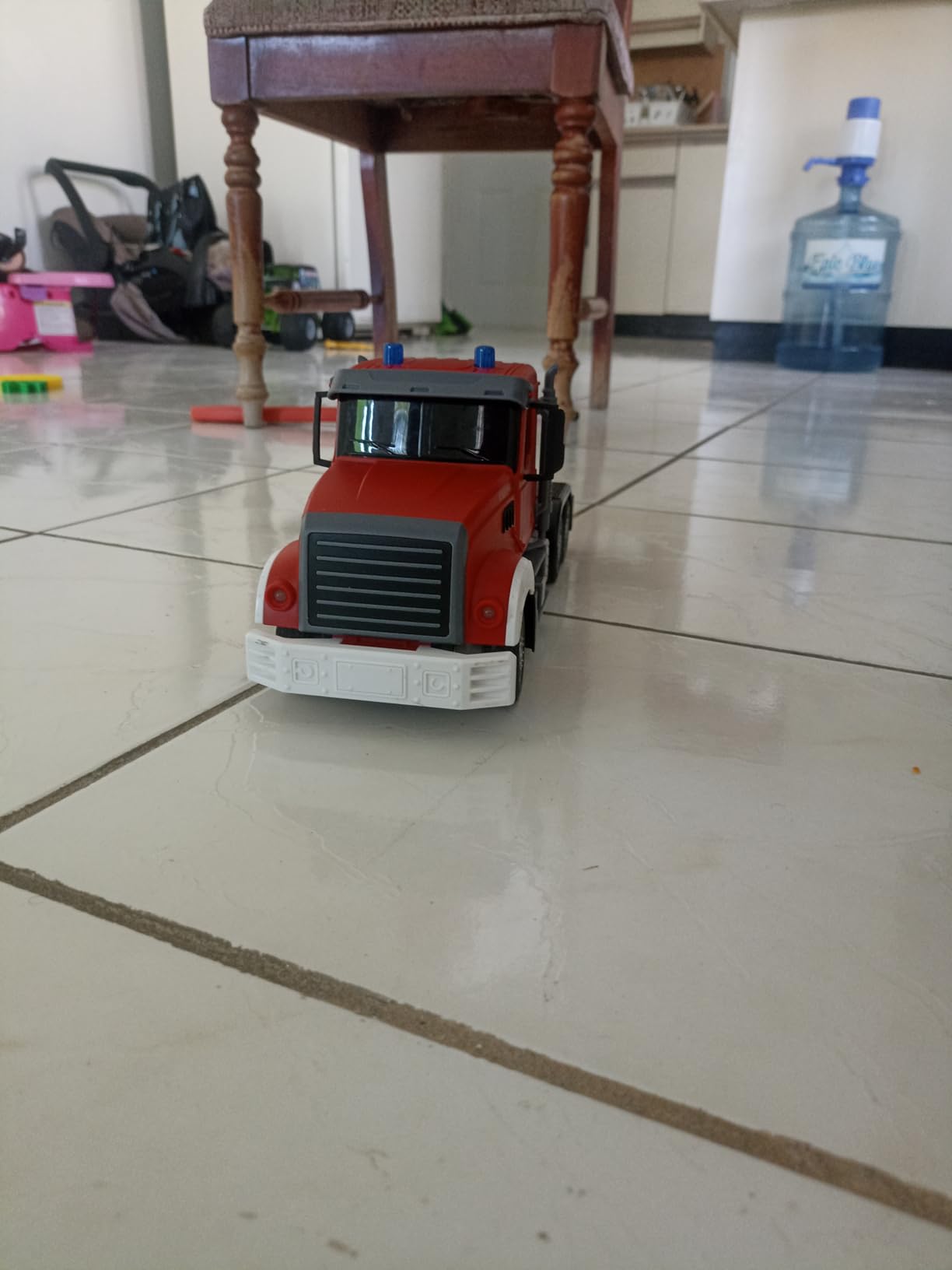 RC Semi Truck with Trailer - 22.5 Inch Semi Truck Toy for Kids, Carrier Van Transport Vehicle with 2 Rechargeable Batteries, 1:24 Container Trucks with LED Lights & Music, Great Gift For Boys Girls customer photo 1