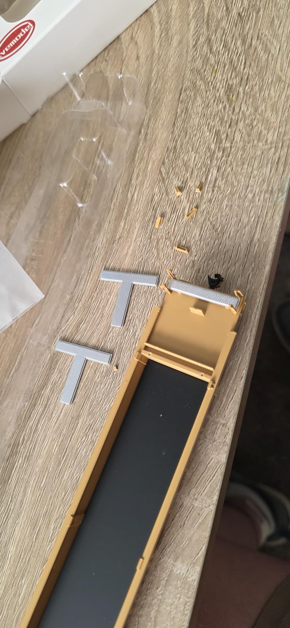 Evemodel C8749 HO Scale 40ft Well Car 1:87 Concave Bottom 40' Flat Car Wagon (3pcs - Brown) customer photo 1