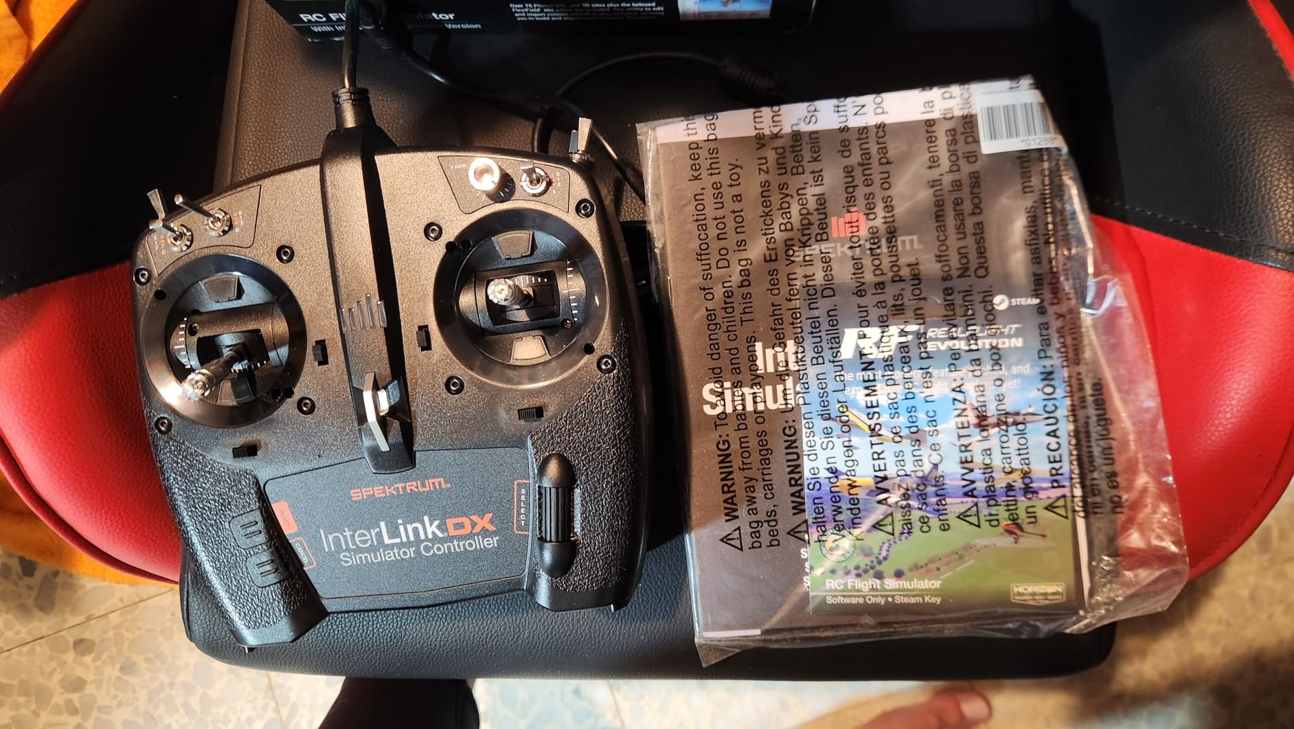 REALFLIGHT Evolution RC Flight Simulator Software with Interlink DX Controller Included RFL2000 Air/Heli Simulators Compatible with VR headsets Online Multiplayer Options customer photo 1