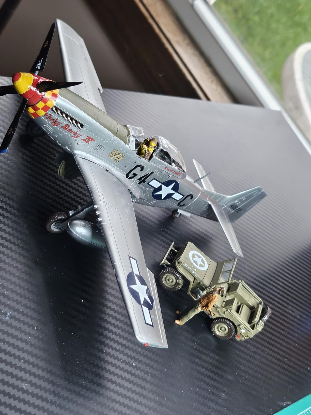 Tamiya 1/48 North American P-51D Mustang & 1/4-ton 4x4 Model Set customer photo 2