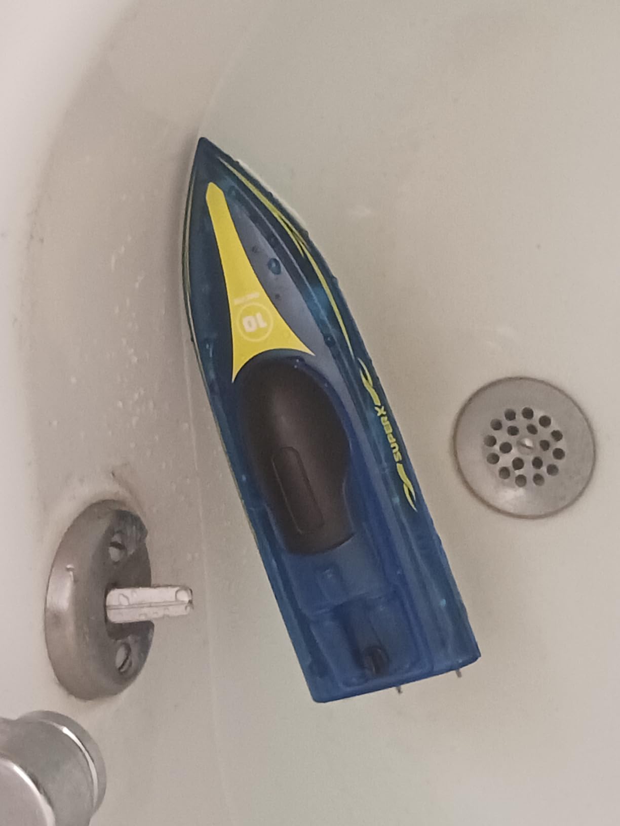 Akargol RC Boat with LED - Remote Control Boat for Pools and Lakes 2.4 GHZ RC Boats with 2 Rechargeable Battery Whole Body Waterproof, Low Battery Alarm, Water Play Toy Gift for Boys&Girls customer photo 1