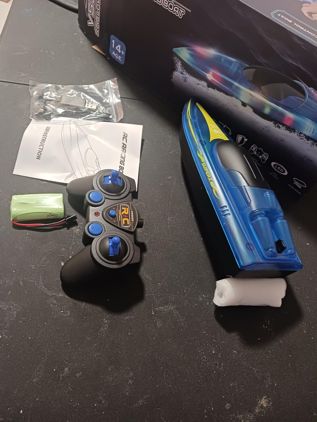 Akargol RC Boat with LED - Remote Control Boat for Pools and Lakes 2.4 GHZ RC Boats with 2 Rechargeable Battery Whole Body Waterproof, Low Battery Alarm, Water Play Toy Gift for Boys&Girls customer photo 2