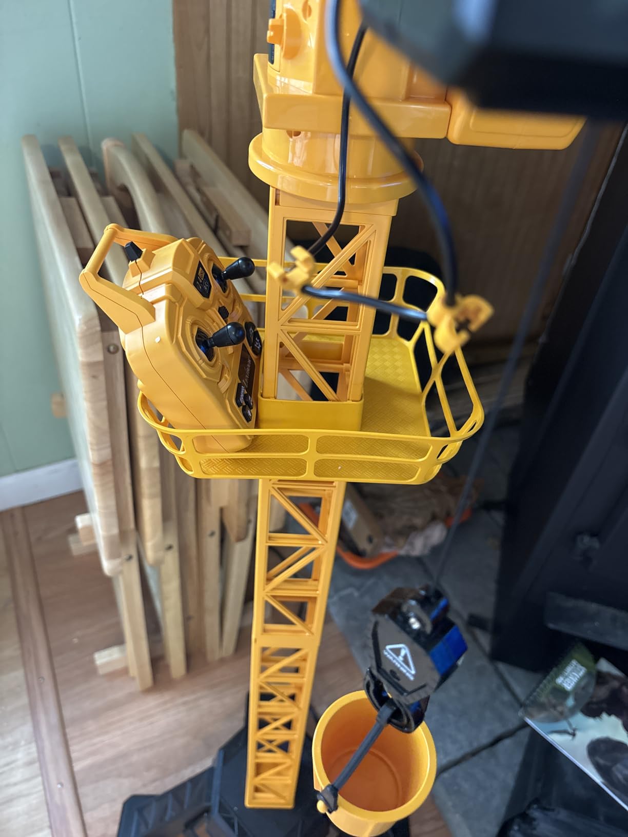 LEXiBOOK, Crosslander Pro RC Concrete Mixer, Remote Controlled Truck Mixer, Light Effects, 360° Rotating Tank, Rechargeable, RCP15 customer photo 1