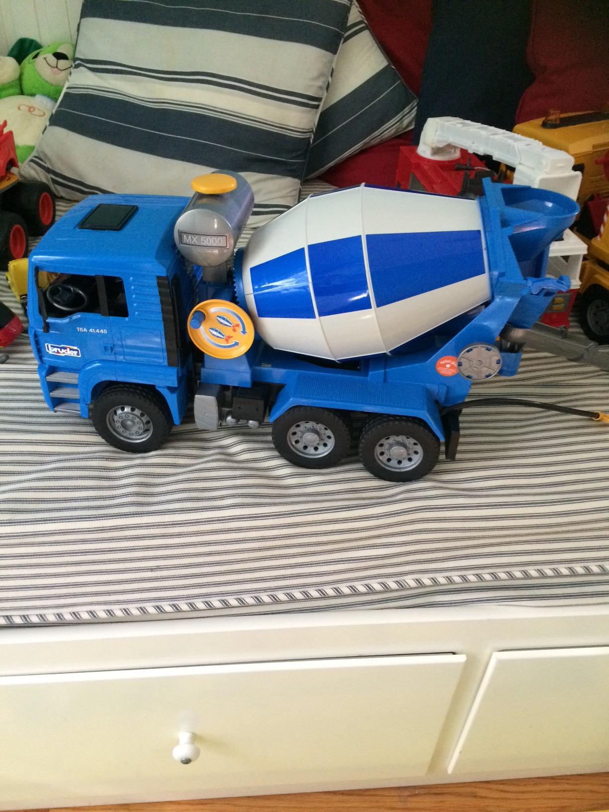 Bruder 02738 Man TGA Concrete Mixer customer photo 2