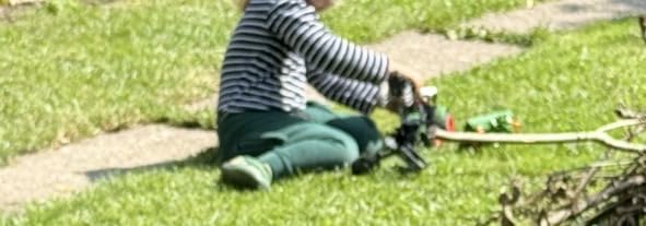 Peagprav Farm Toys Tractor with Trailer-16.5 Inches Tractor Playset 1/24 Scale Gripper Frontloader Spreader for Boys Kids Toddlers Age 3-7 Years Old customer photo 2