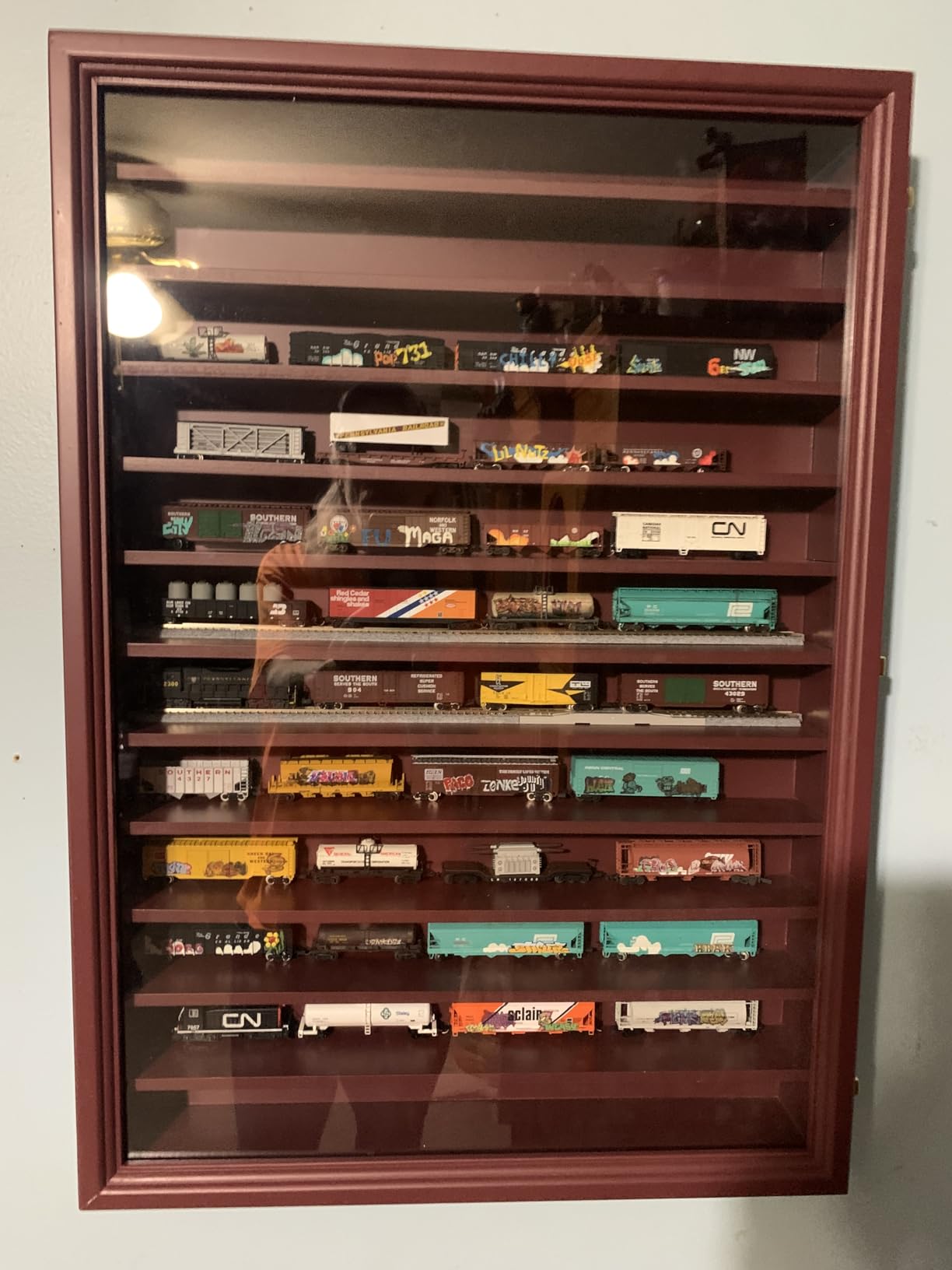 Tatuo Model Car Display Case 1/64 Scale Model Car Display Case Cabinet Rack 26.5 x 18.75 x 3.25 Inches Large Diecast Wall Mounted for Toy Collection Decor(Black,with Door) customer photo 1