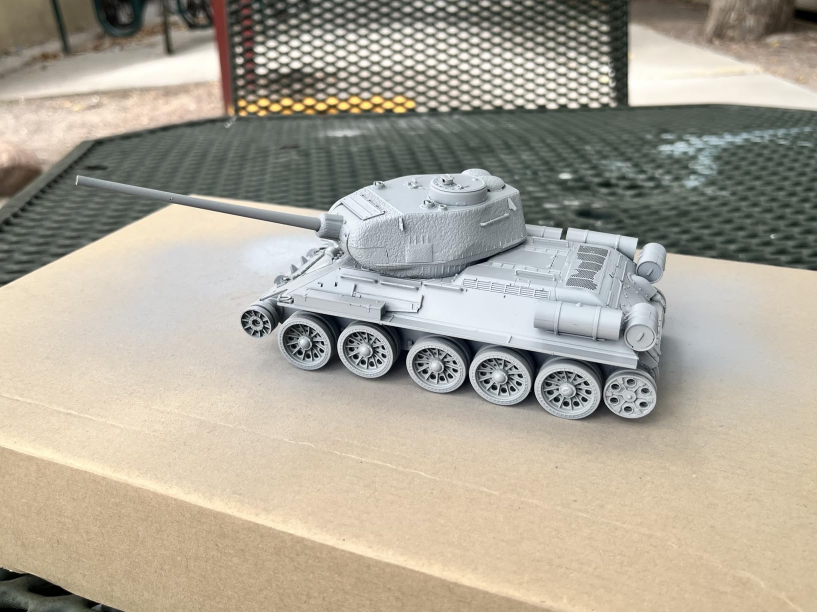 ACADEMY T-34-85 Ural Tank Factory No.183, Scale 1/35, Model Kits customer photo 1