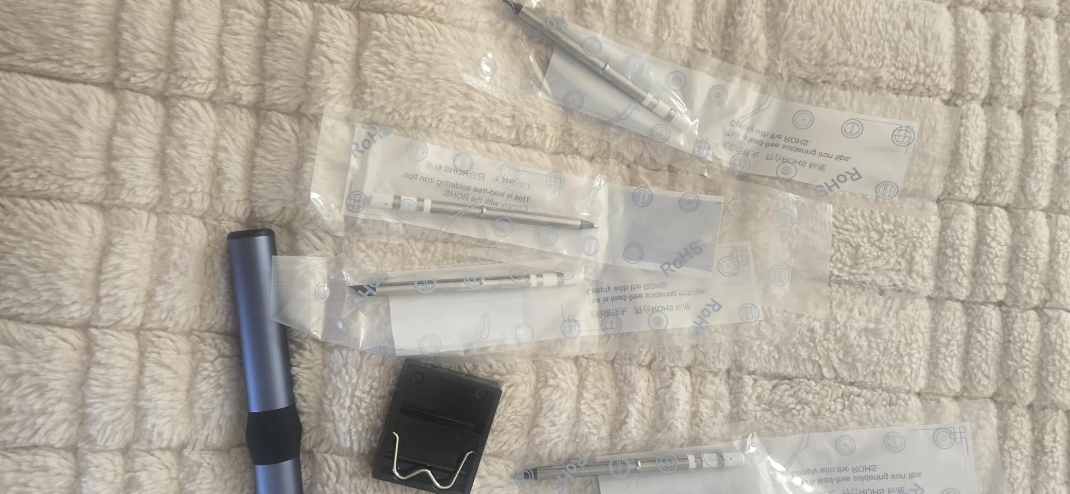 FNIRSI Soldering Iron Kit, DC/PD(96W/65W) Mini Digital Soldering Iron, 180-780℉ Fast Heating, 6 Soldering Tips, Digital OLED Screen Display, Auto Sleep (With Power Adapter) customer photo 1