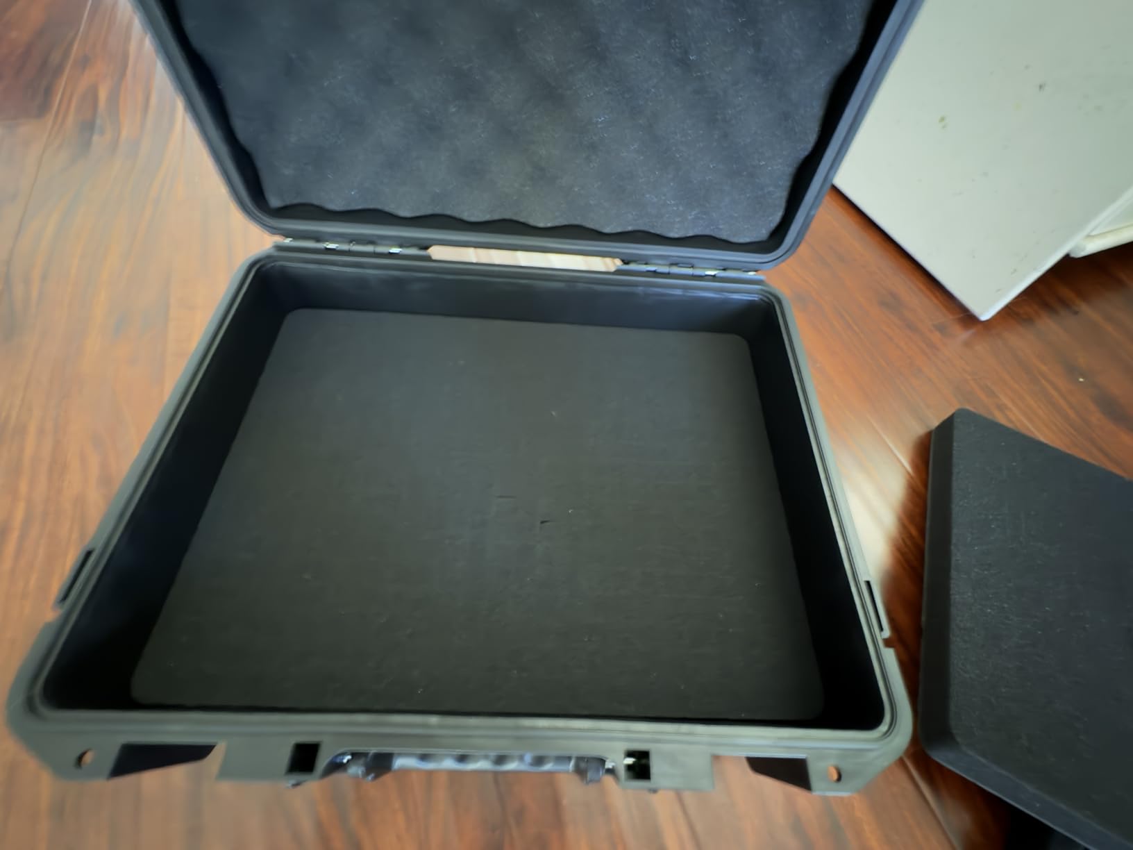 TORIBIO Miniature Storage Figure Case, Miniature Sturdy Hard Case 48 Slot Figurine Carrying Compatible with 40k D&D DND Minis and More customer photo 2