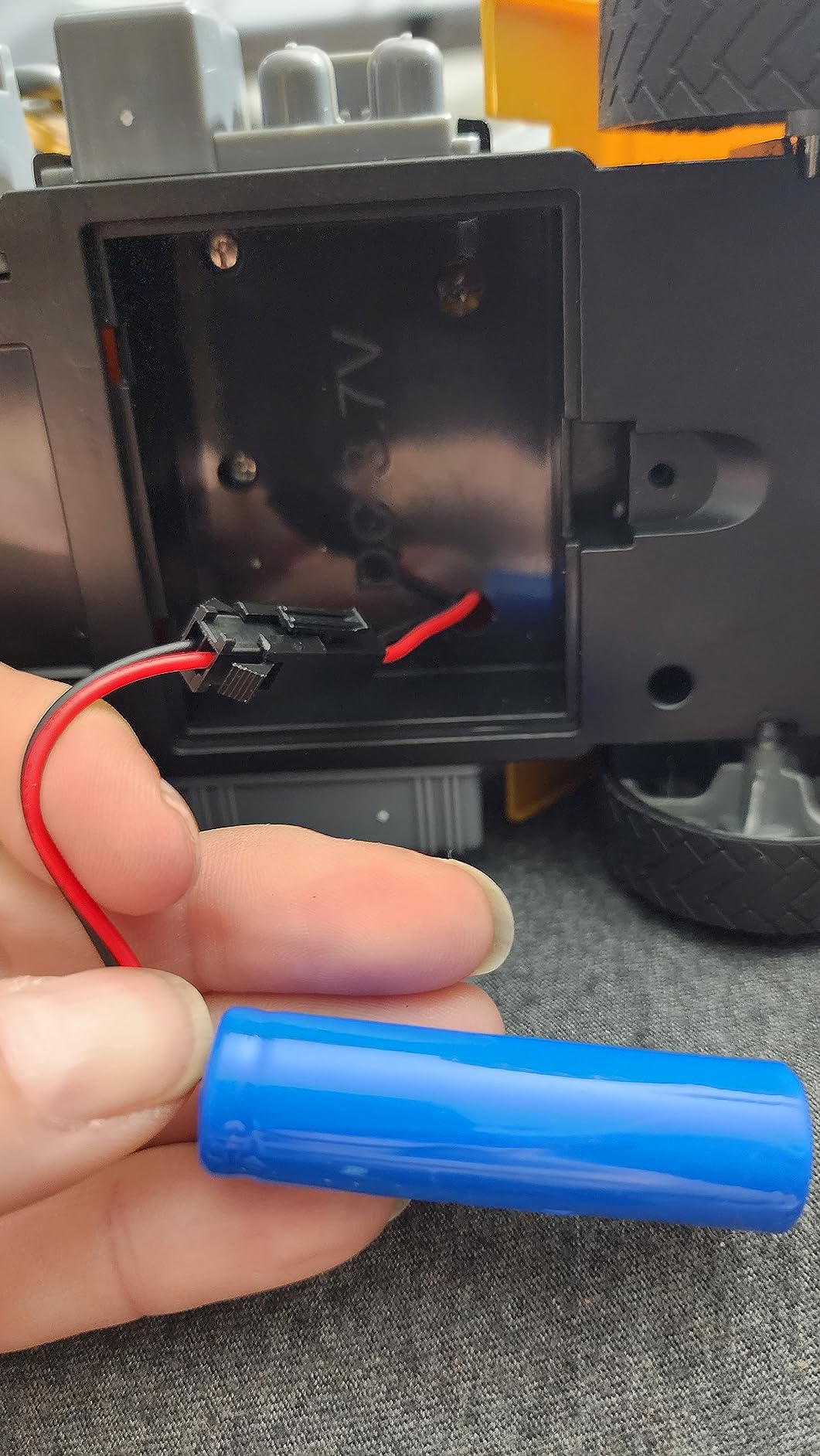 KNACKTOYZ RC Cement Mixer Toy Truck for Boys - 6 Channel Remote Control Construction Toys with 2 Rechargeable Batteries, 1:24 Auto Demo 360 Degree Stirring Vehicles with Lights, for Kids customer photo 2