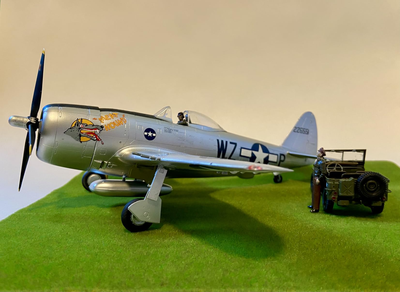Tamiya 25214 P-47D Thunderbolt Bubbletop w/1/4 Ton 4x4 Vehicle Set 1:48 Model Kit customer photo 1