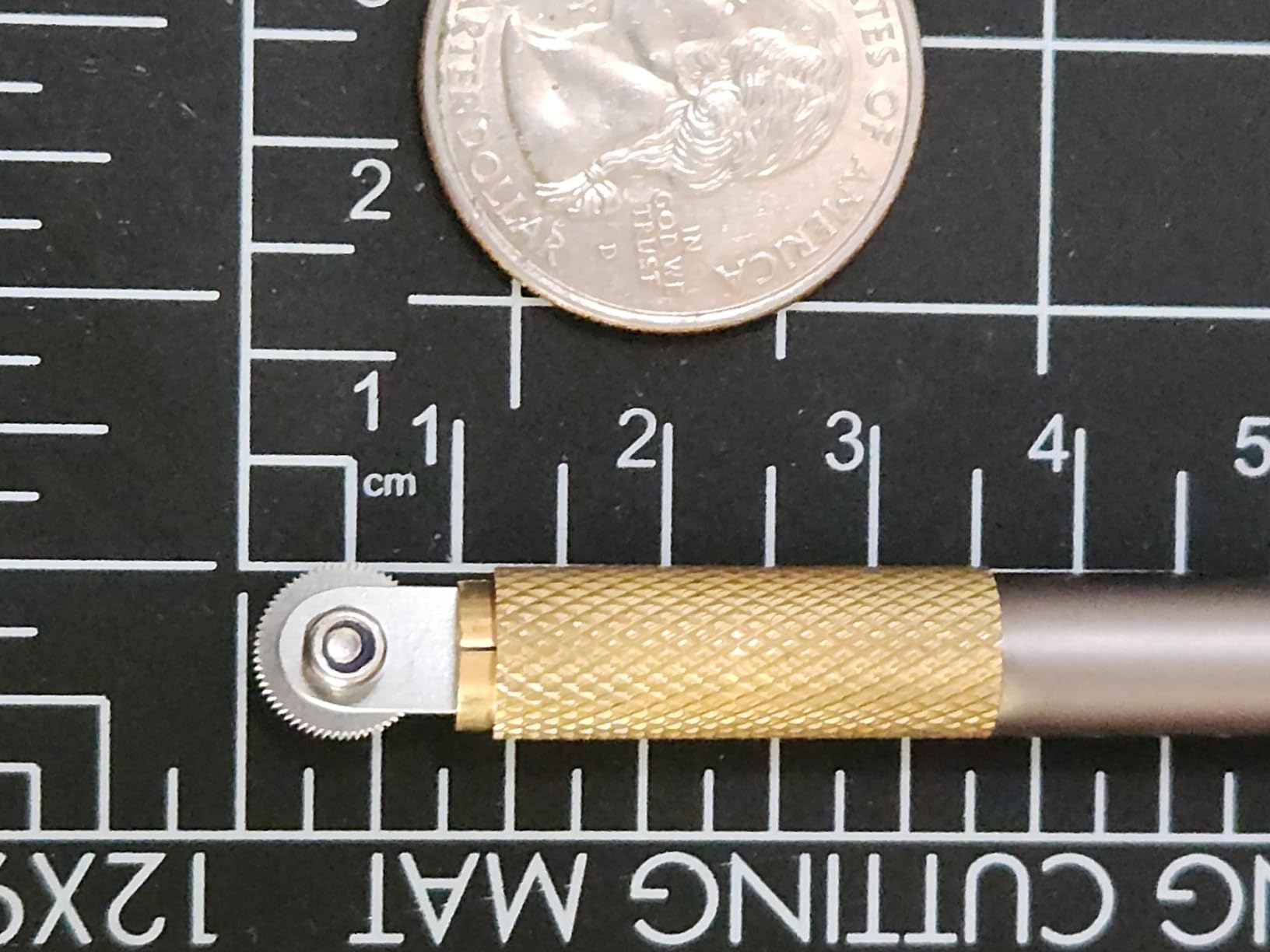 Model Rivet Maker Tool RM-B4 - Large Diameter Gear (Pitch 0.85/0.9/1 mm) - Stable Rolling Scriber for Long Straight Lines on Gunpla Armor, Tank Skirts & Aircraft Wings customer photo 2