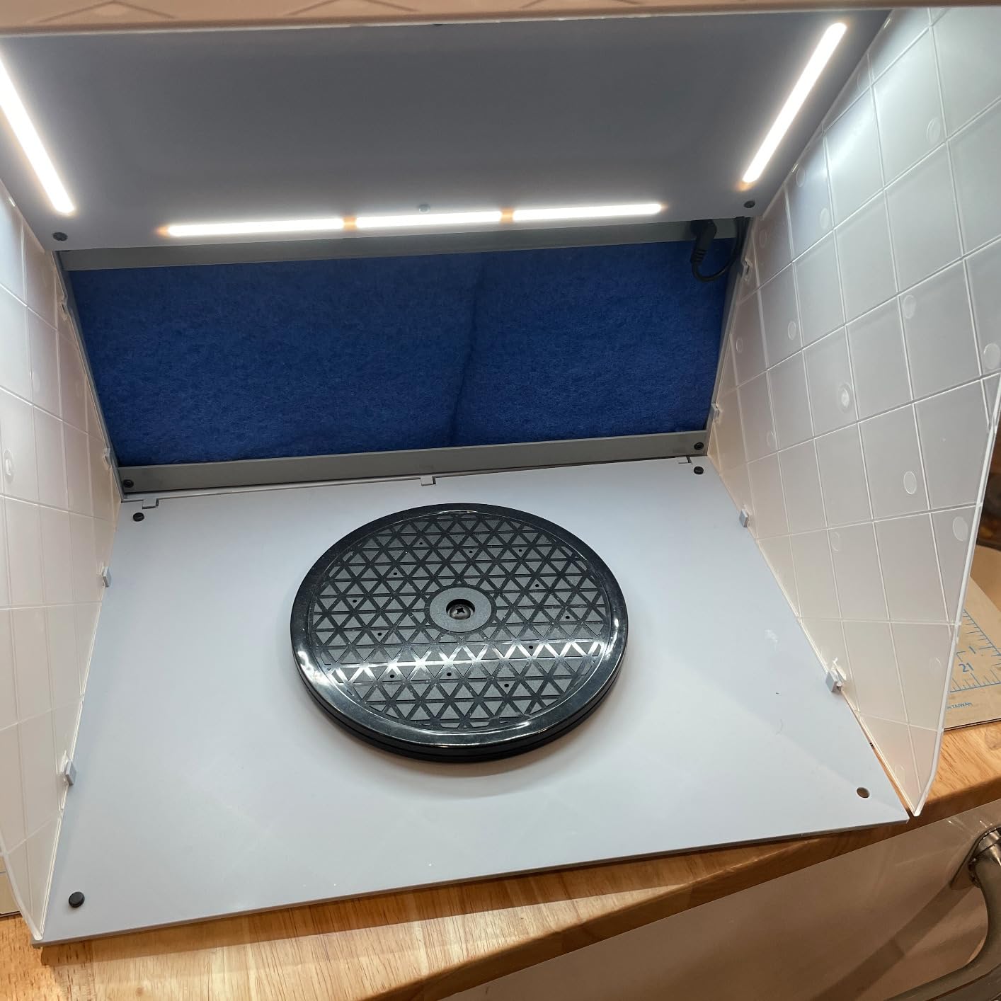 HUBEST Airbrush Spray Booth Kit with 8 LED Lights & 16 Alligator Clips, Adjustable Speed Fan Paint Booth with Retractable Hose, Turntable customer photo 2