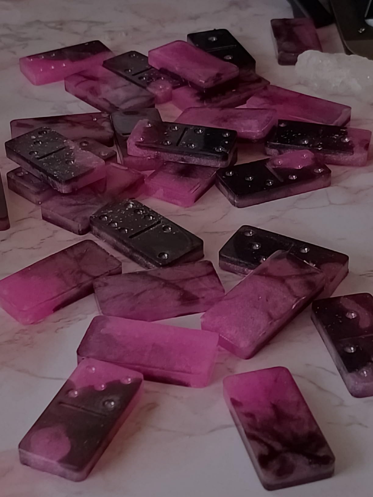 Diueoly Domino Resin Molds, Domino Molds for Resin Casting, Professional Dominos Molds for Epoxy Resin, Domino Molds Set 28 Cavities, Sturdy Silicone Molds for Domino DIY Pendant Cake Jewelry Making customer photo 1