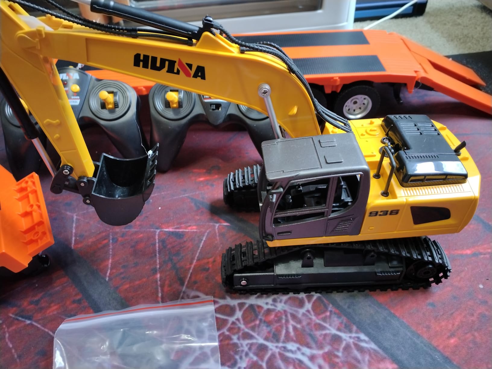 Fistone RC Semi Truck & Excavator Toy Set, 2.4Ghz Remote Control Flatbed Truck with Excavator Toys, 1:24 RC Semi-Trailer Engineering Tractor with Sound and Lights, Construction Vehicles Toy for Boys customer photo 2