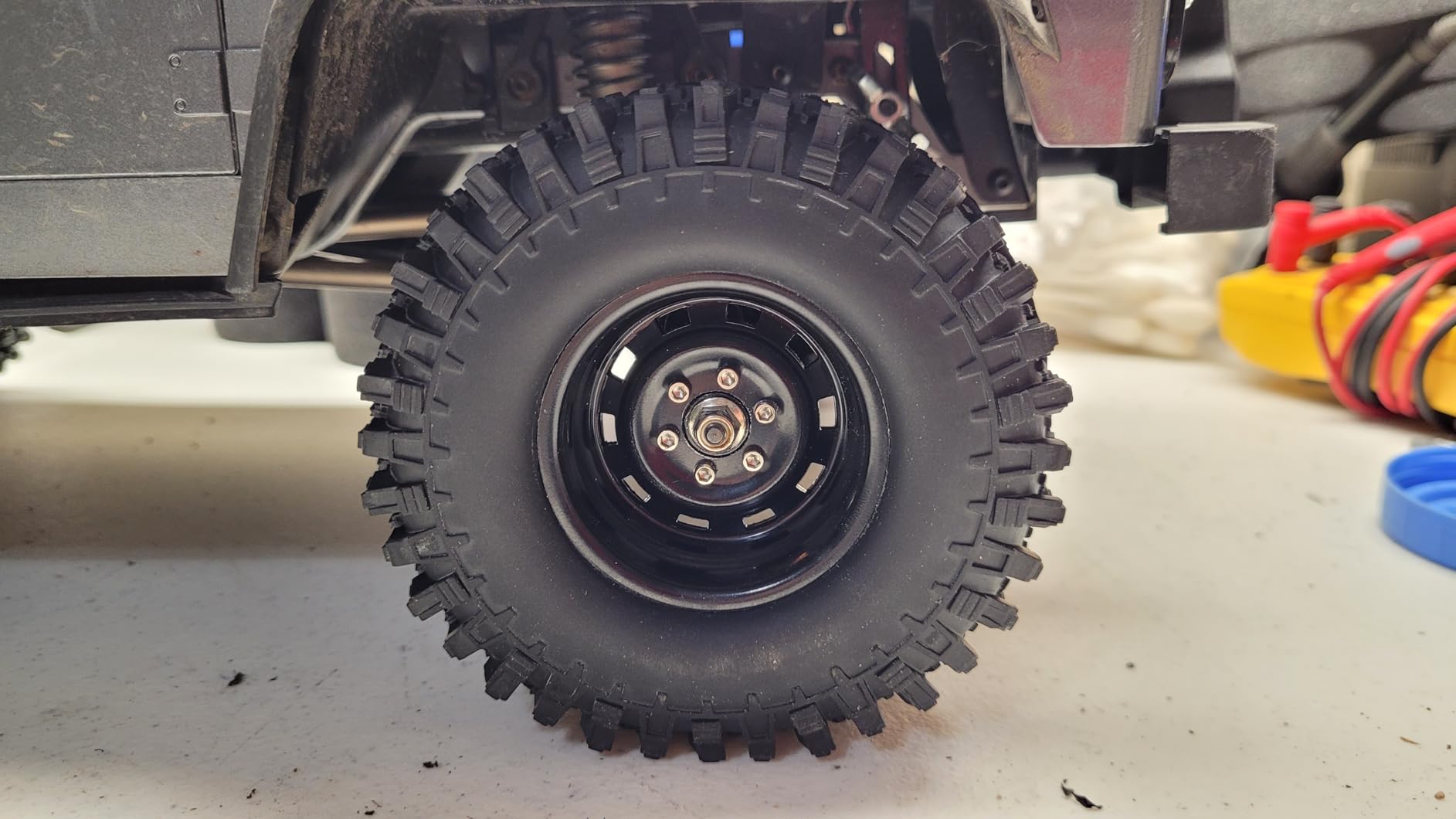 GLOBACT 1.9 Beadlock Wheels RC Wheel Hub for 1/10 TRX4 TRX6 Axial SCX10 I II III Pro Redcat RC Crawler Upgrade Accessories (4Pcs Titanium) customer photo 1